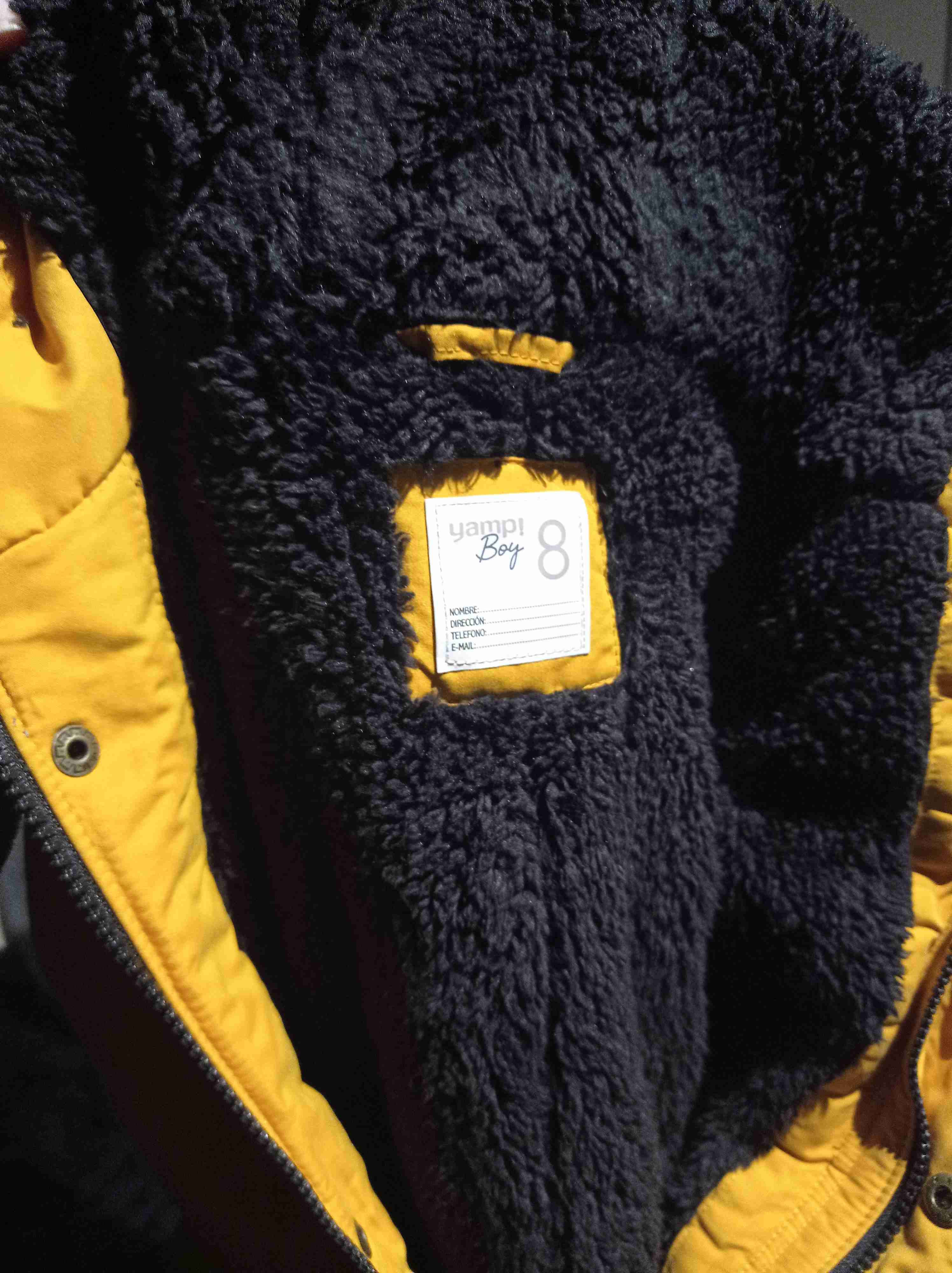 Parka amarilla con capucha - miniatura 2