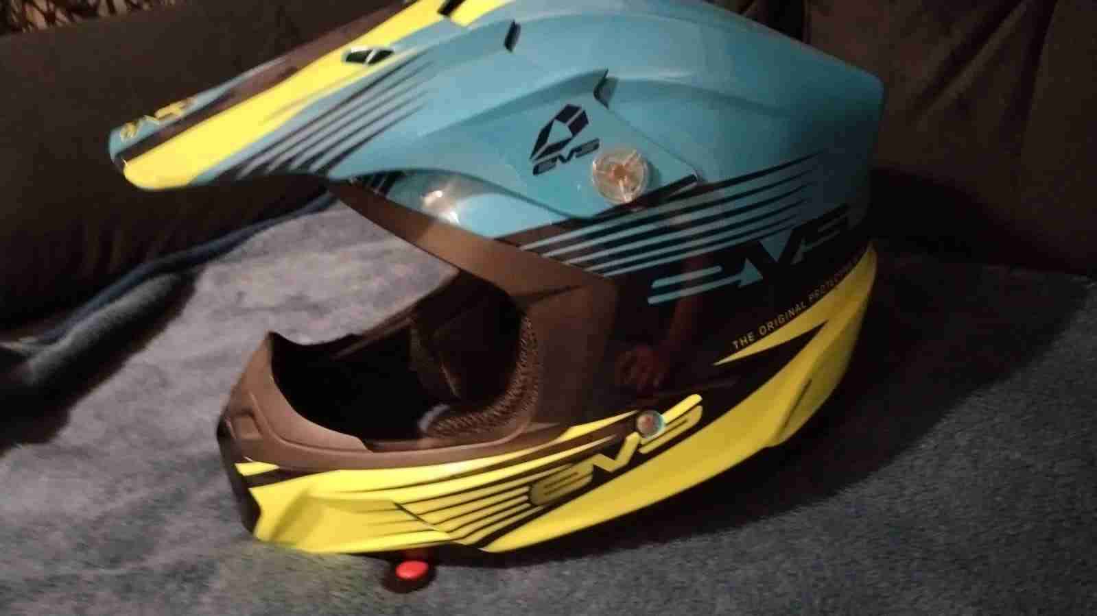 Casco motocross azul y amarillo - miniatura 3