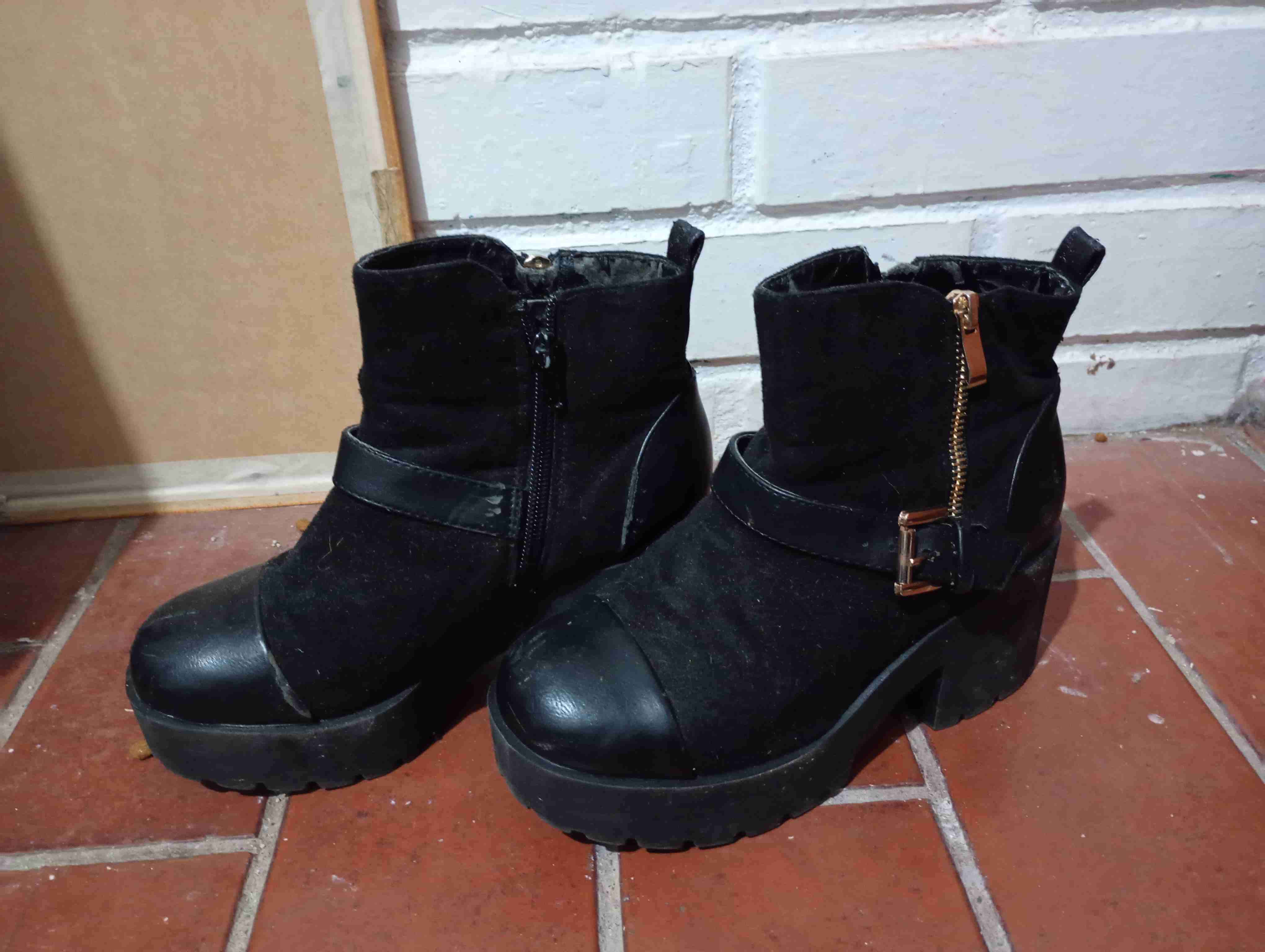 Botines negros con plataforma - miniatura 2