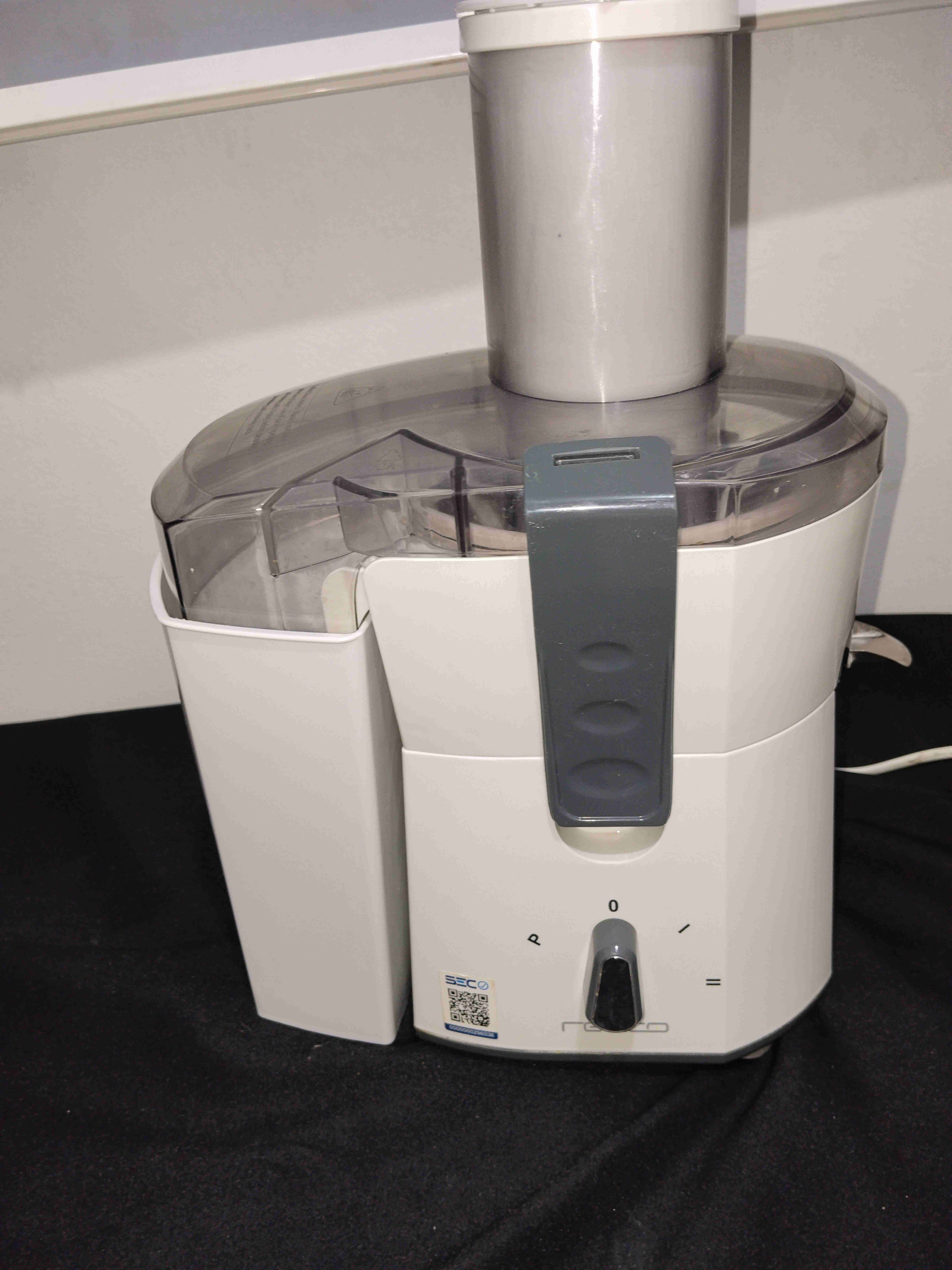 Extractor de jugo blanco compacto - miniatura 2