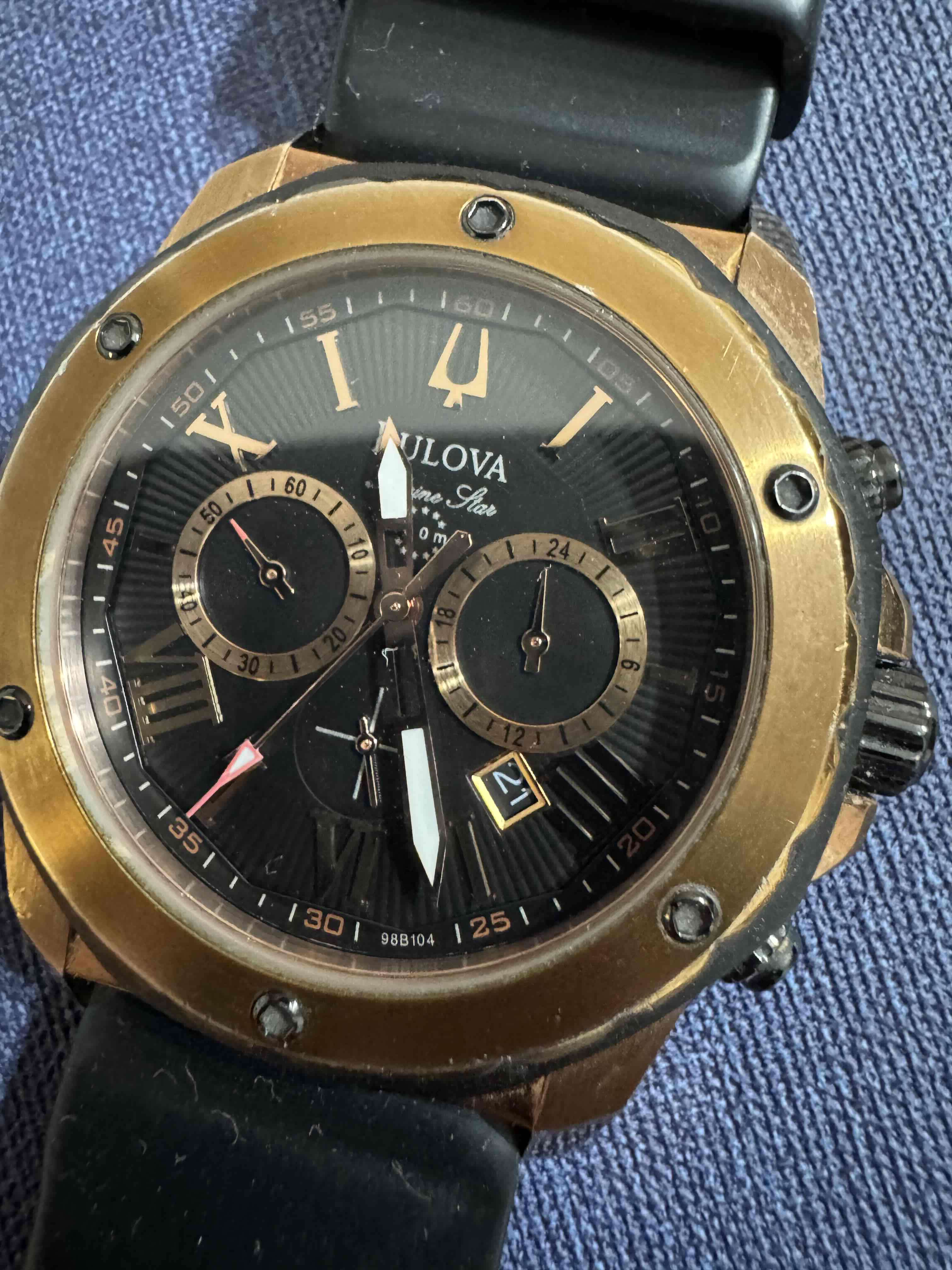 Reloj Bulova Marine Star dorado - miniatura 1