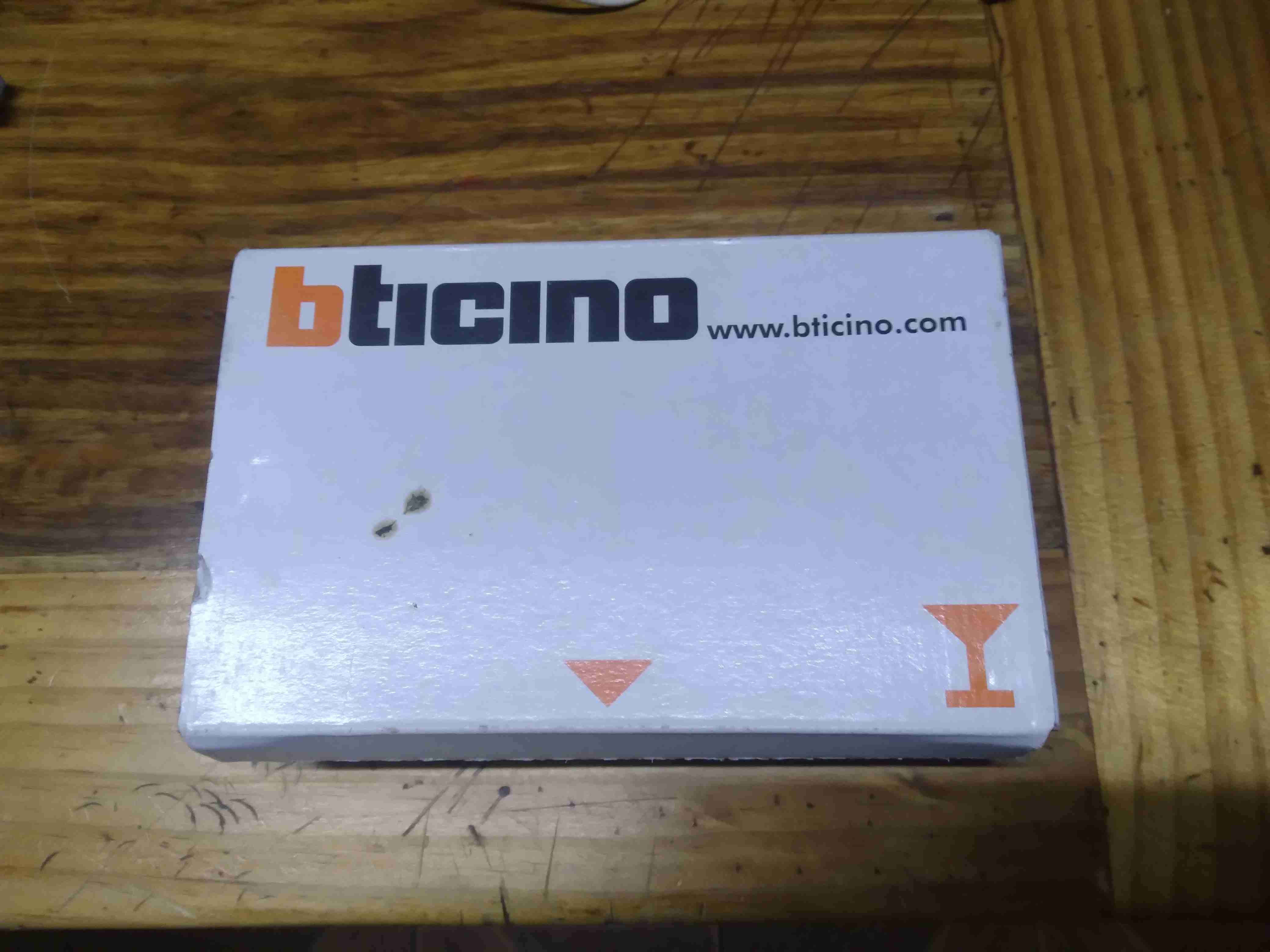 Interruptores Bticino nuevos - miniatura 3