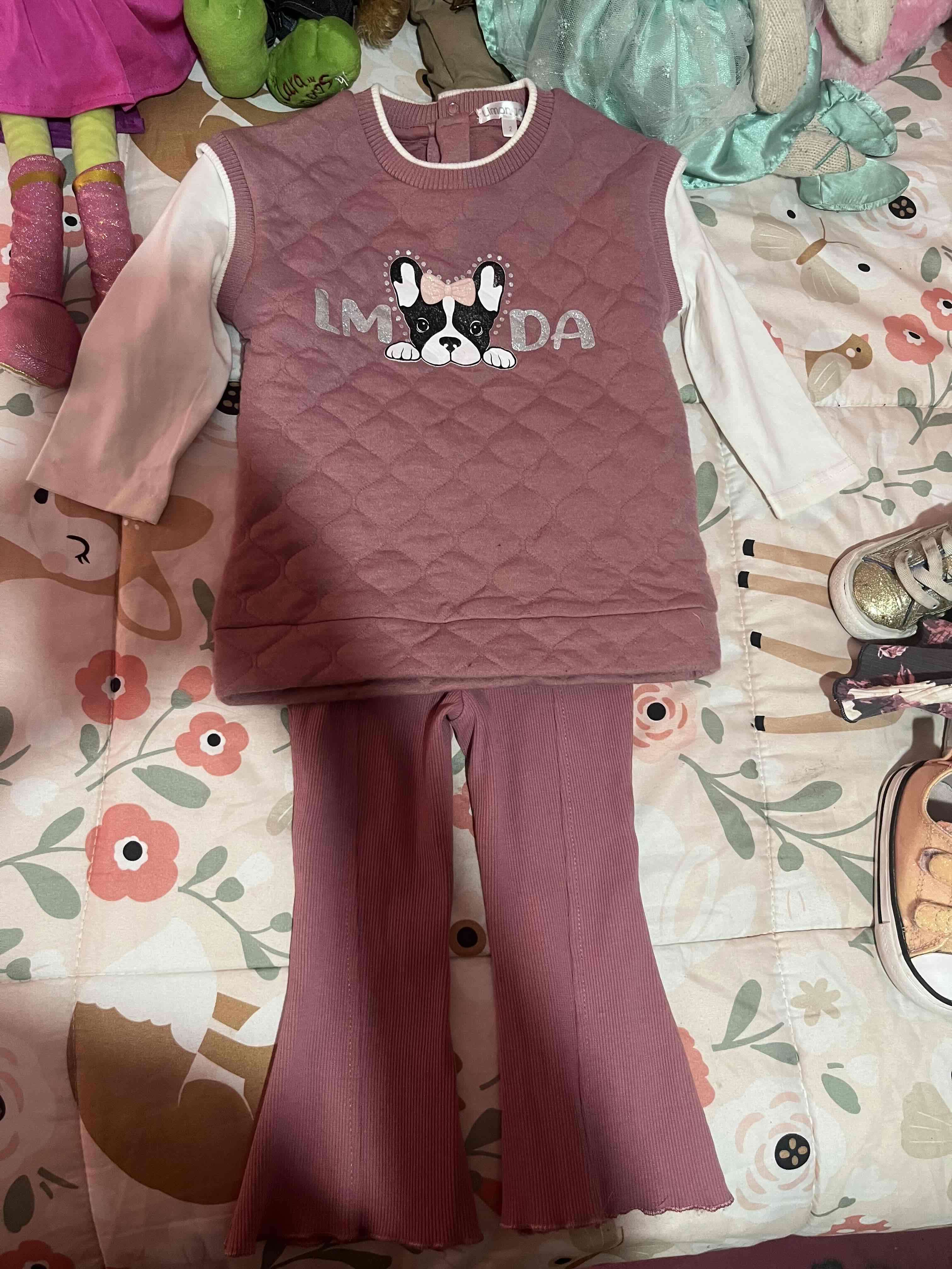 Pijamas con estampado de princesas - miniatura 3