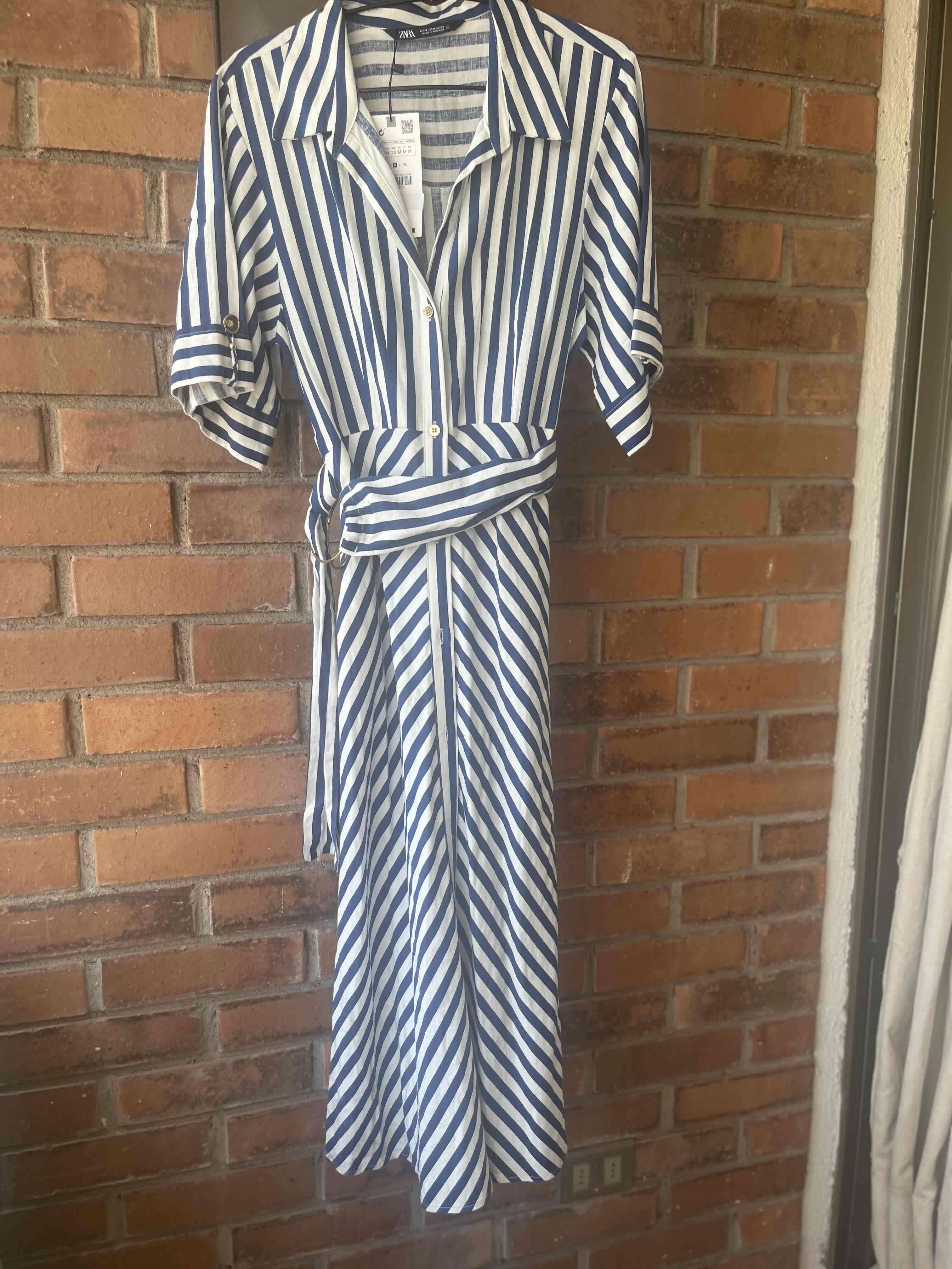 Camisa rayada azul y blanca - miniatura 3