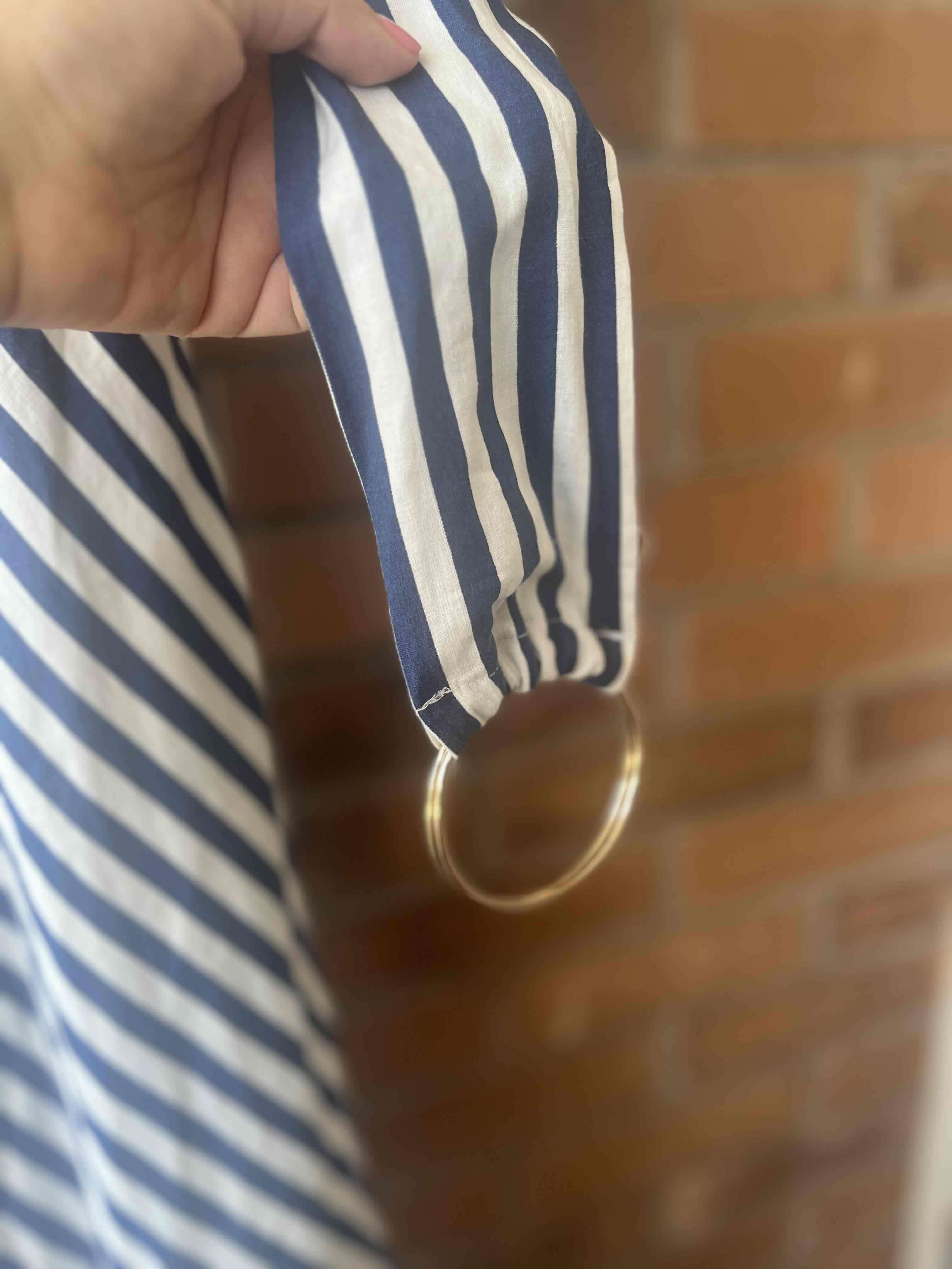 Camisa rayada azul y blanca - miniatura 4