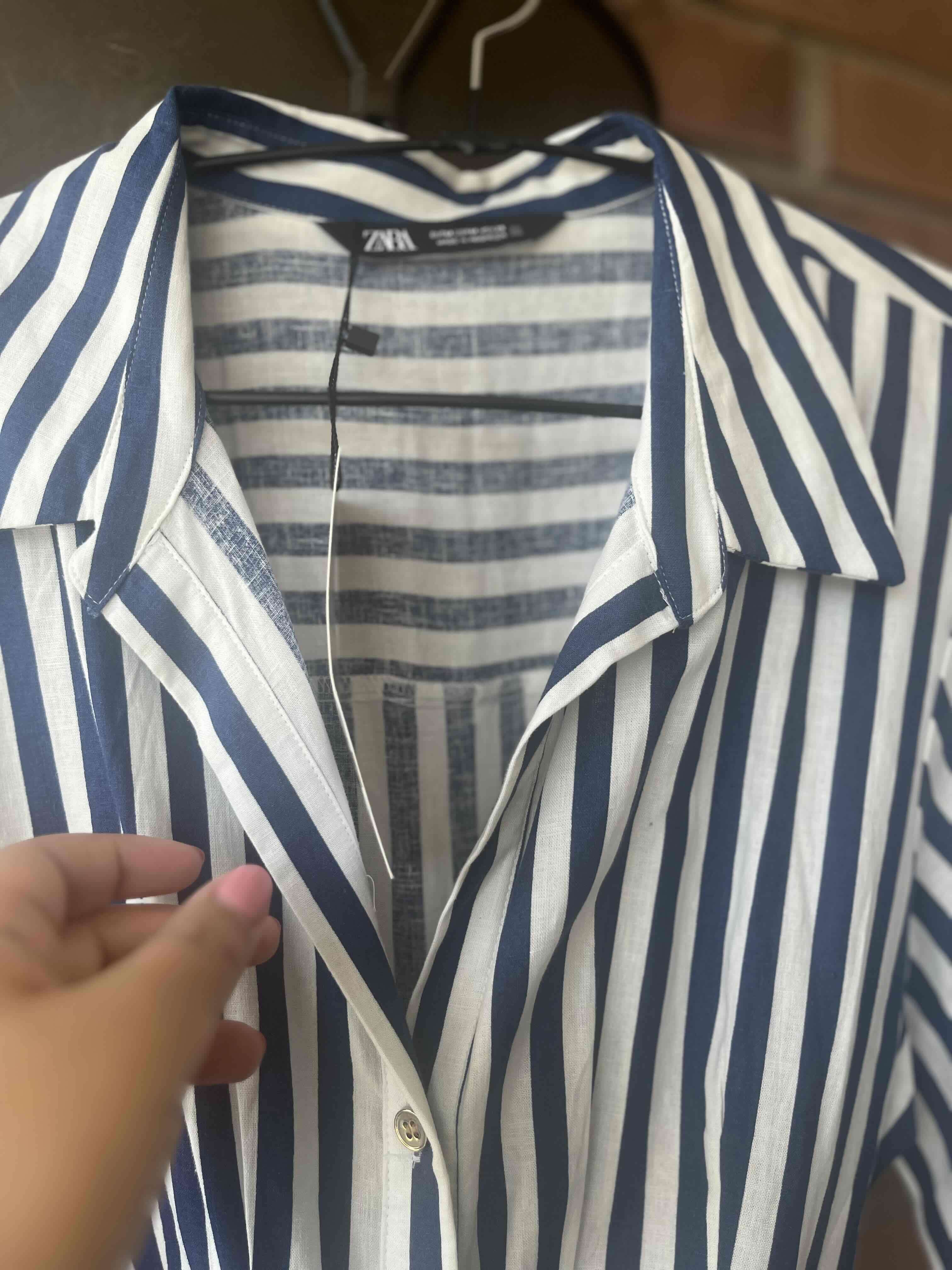 Camisa rayada azul y blanca - miniatura 5