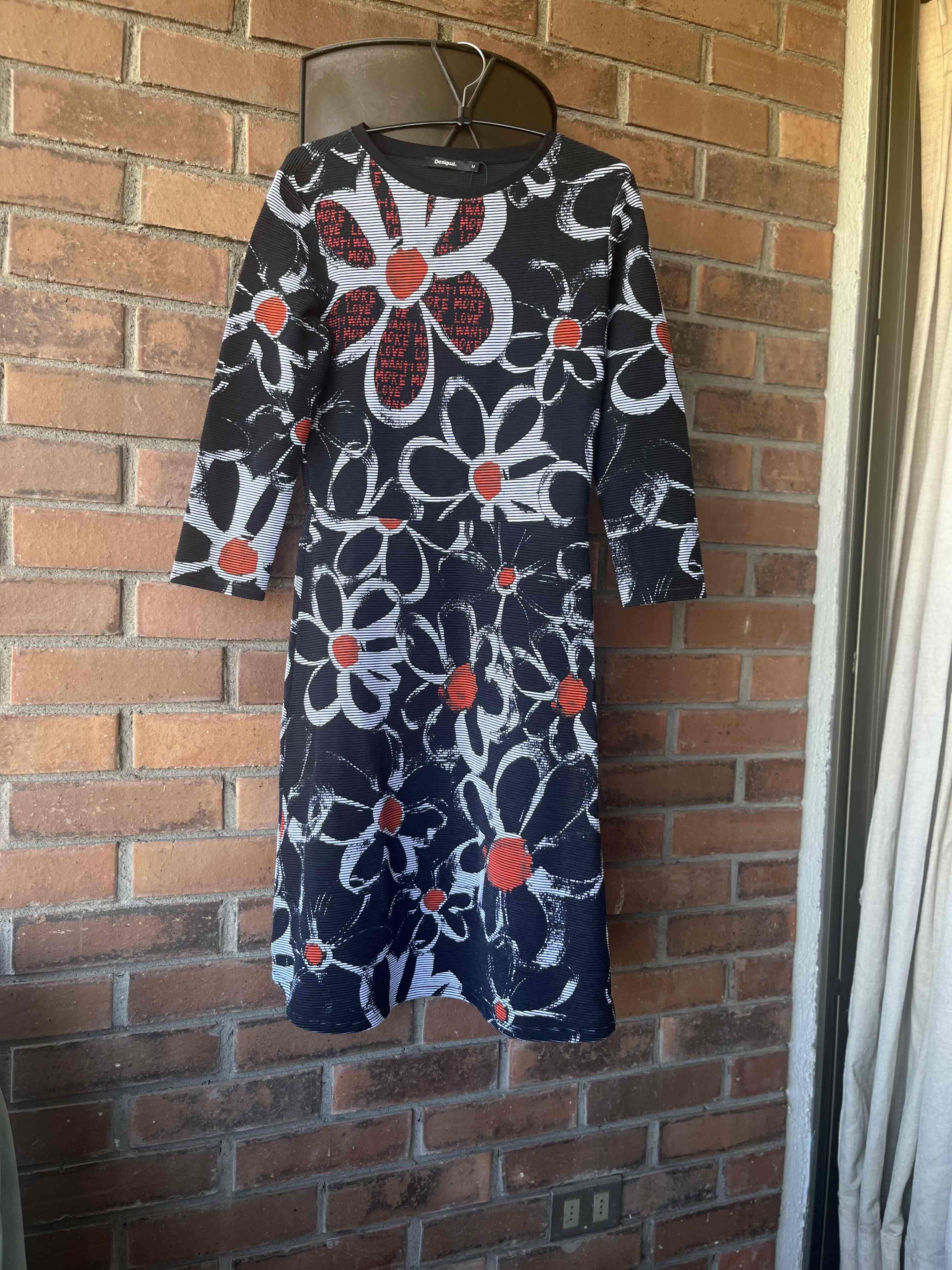 Vestido floral negro estampado Desigual - miniatura 1