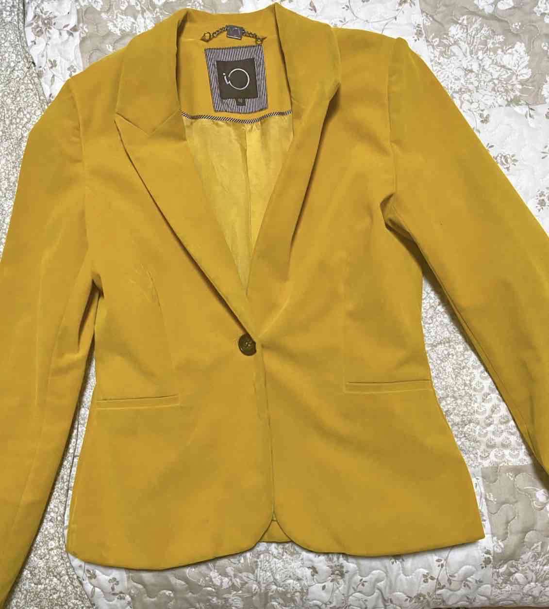 Blazer mostaza elegante mujer