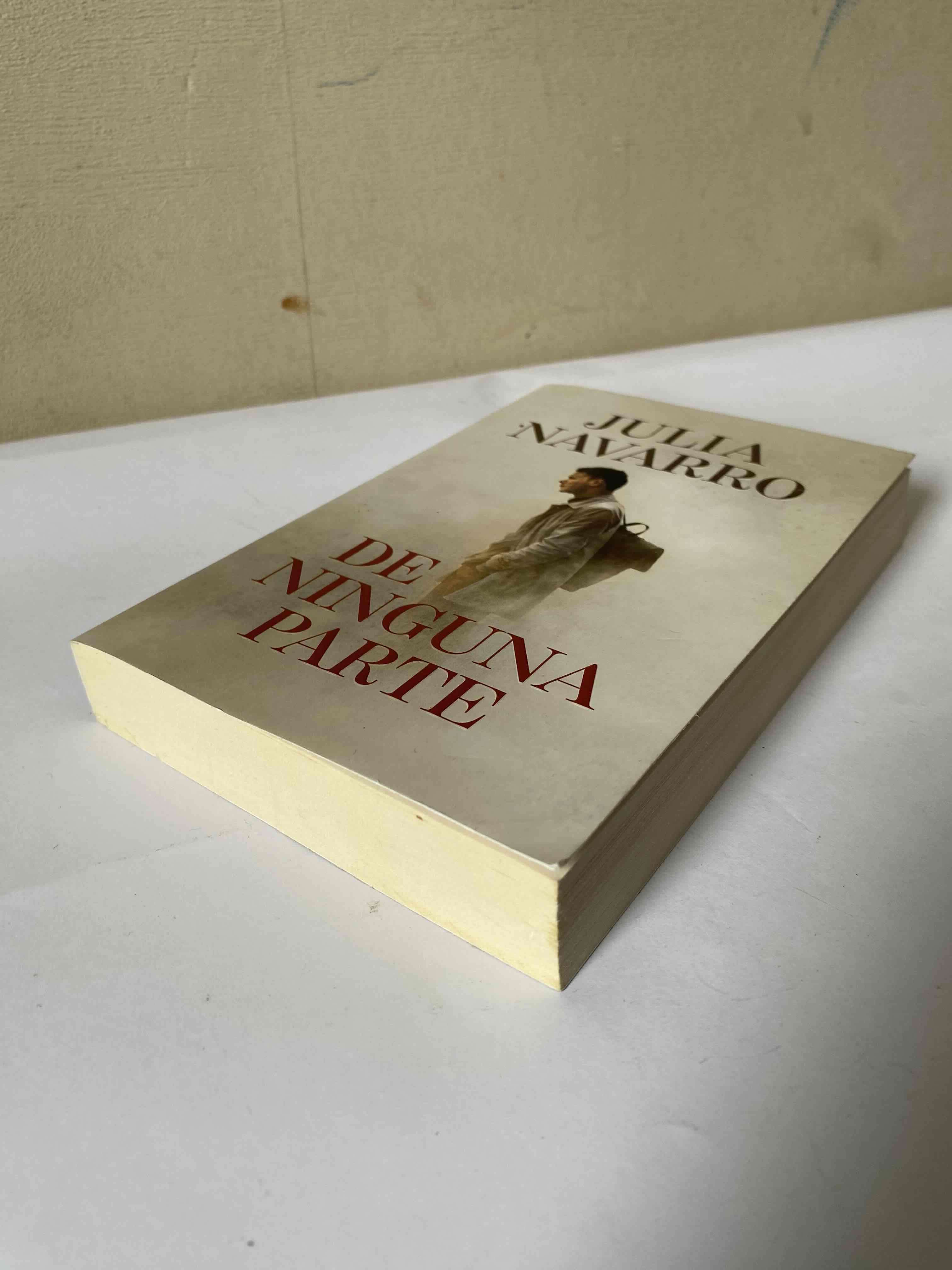 Libro 'De ninguna parte' - miniatura 3