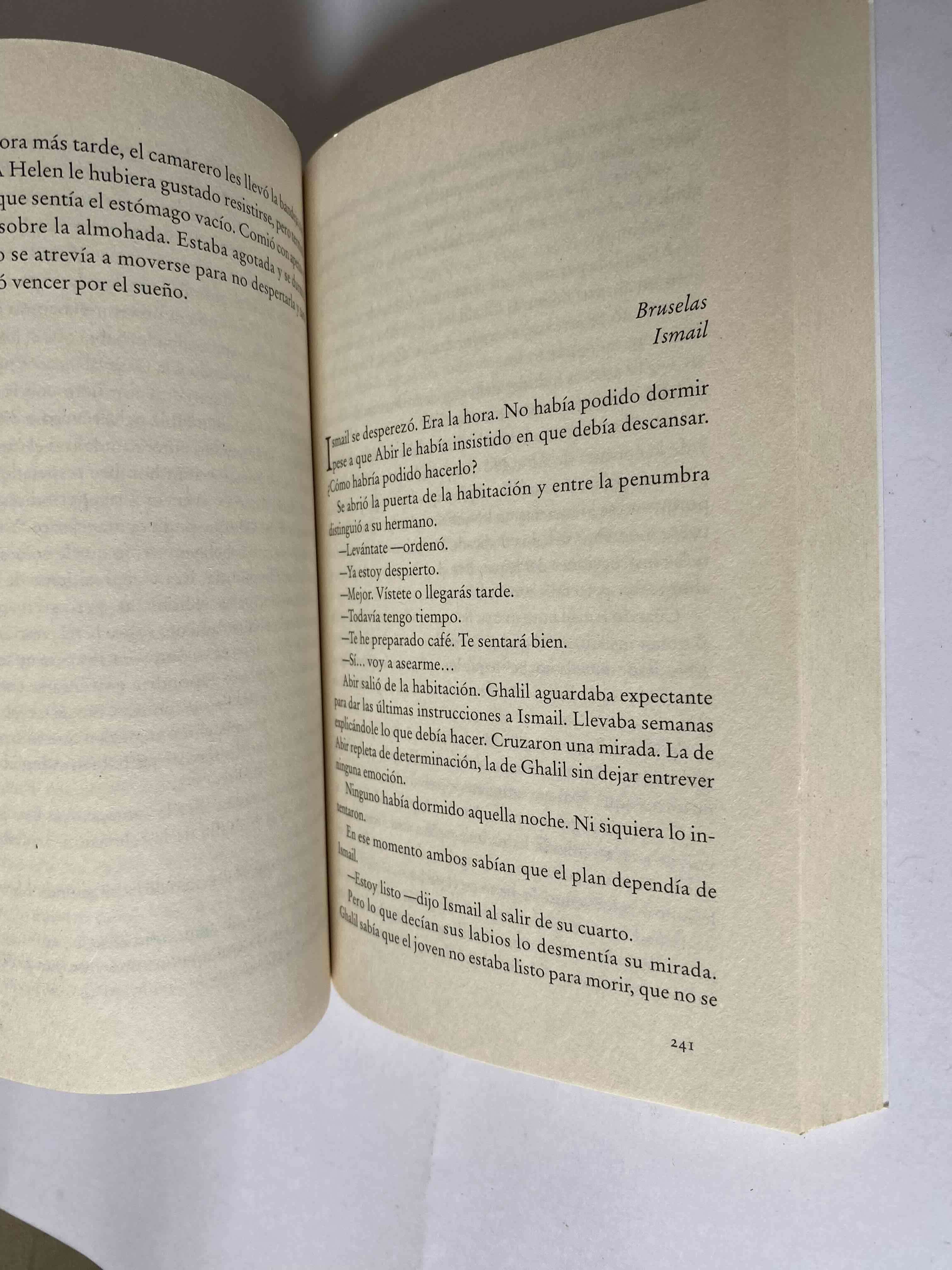 Libro 'De ninguna parte' - miniatura 4