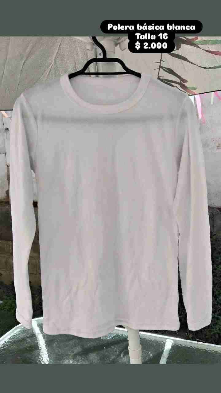 Polera básica blanca manga larga