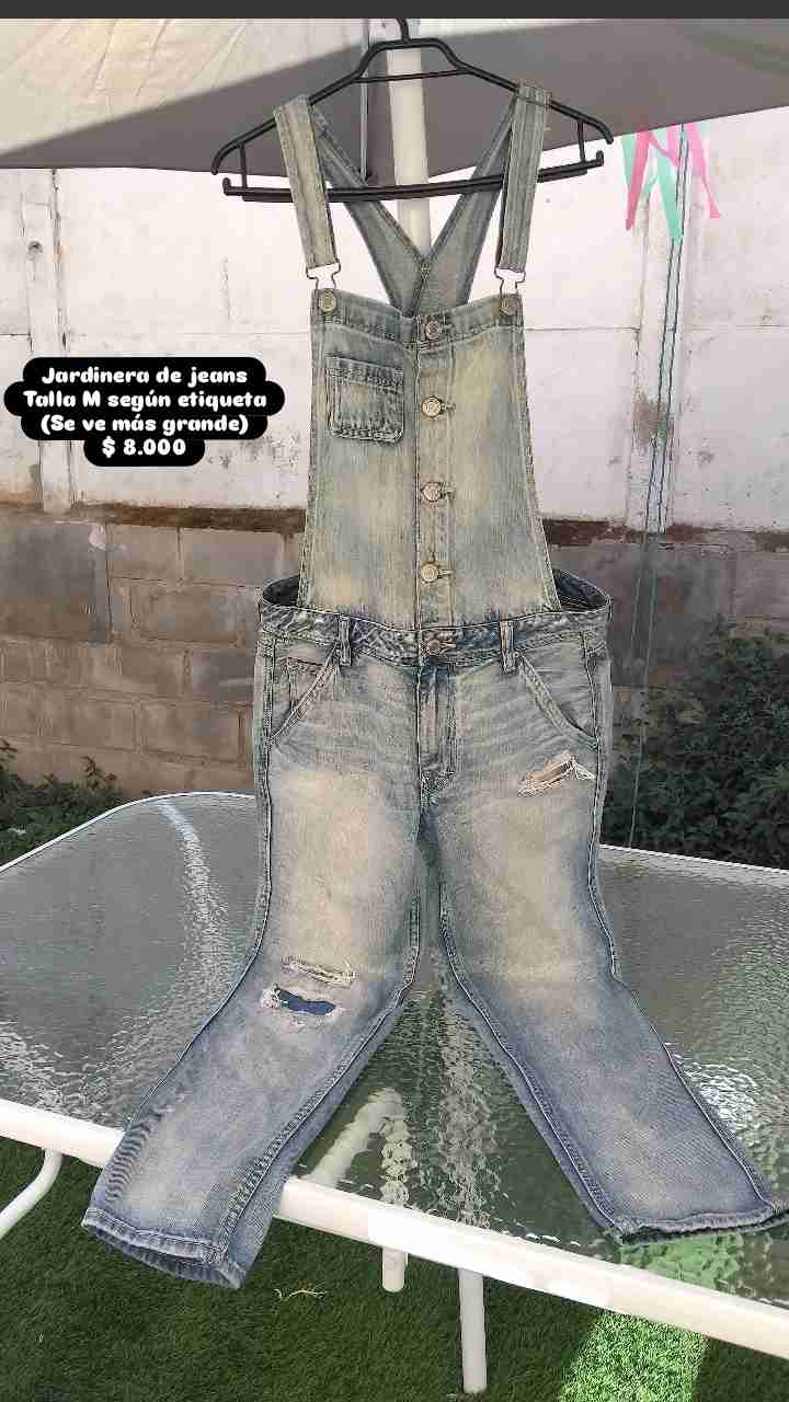 Jardinera de jeans azul gastado