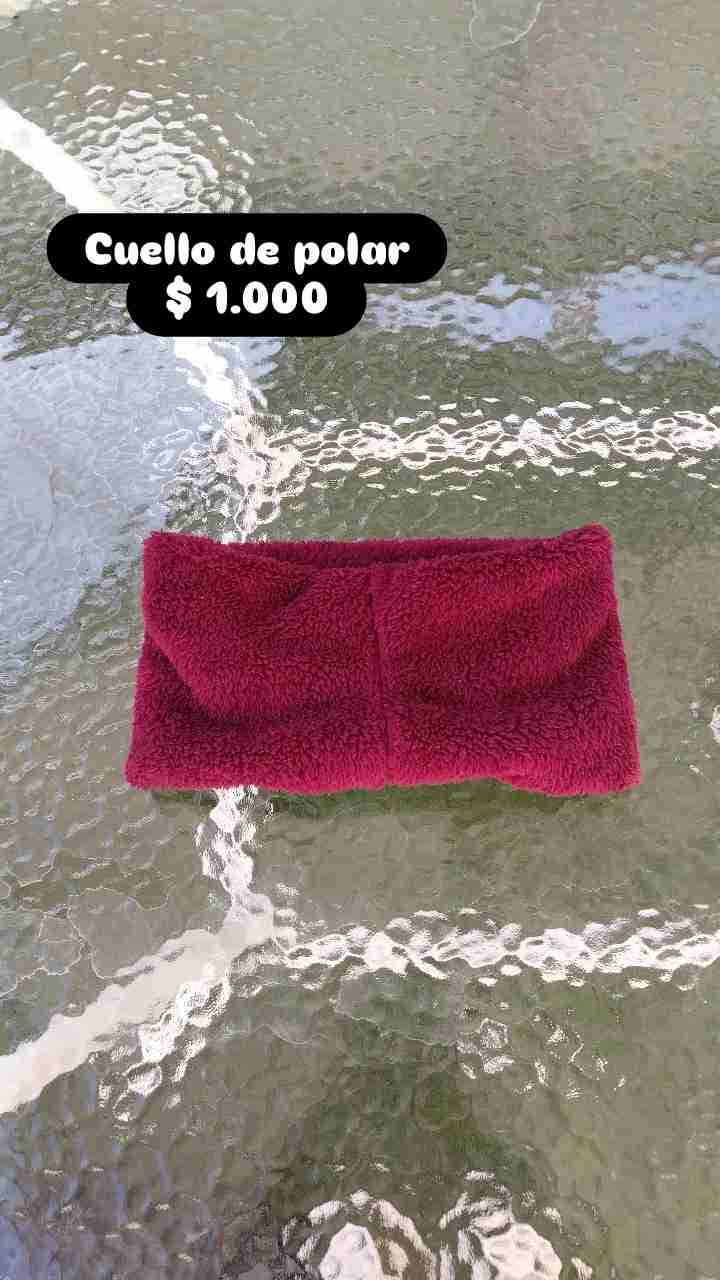 Cuello de polar burdeo