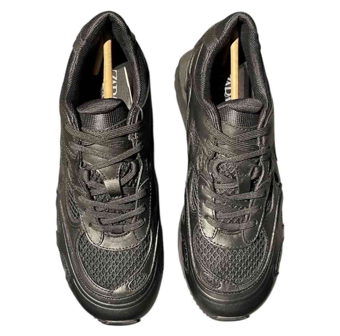 Zapatillas deportivas negras Zara edición limitada - miniatura 1