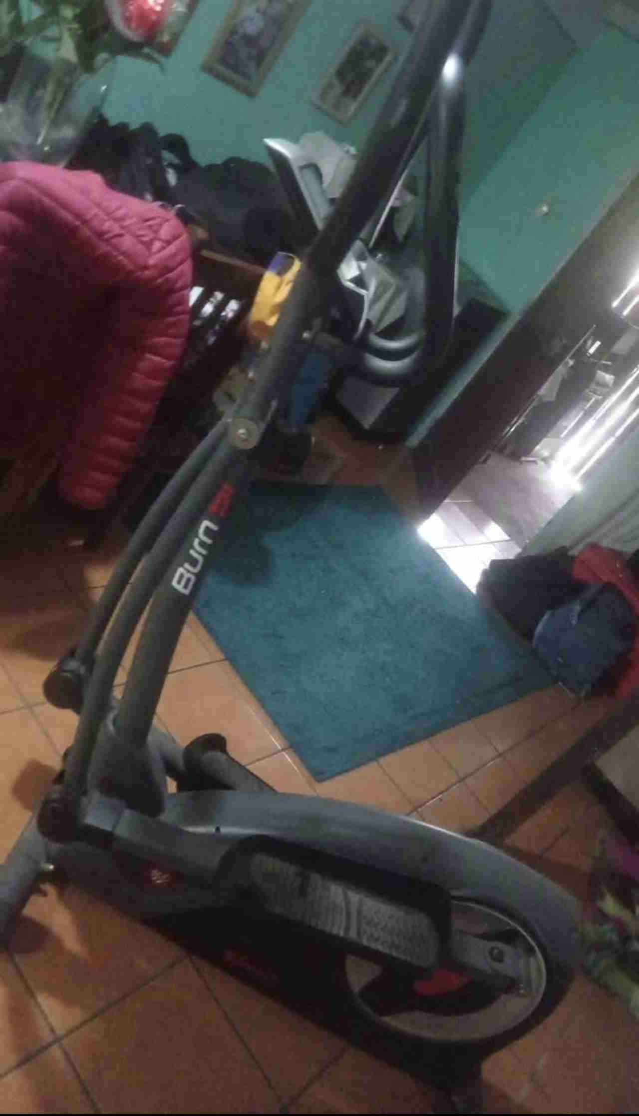 Máquina elíptica fitness Burn