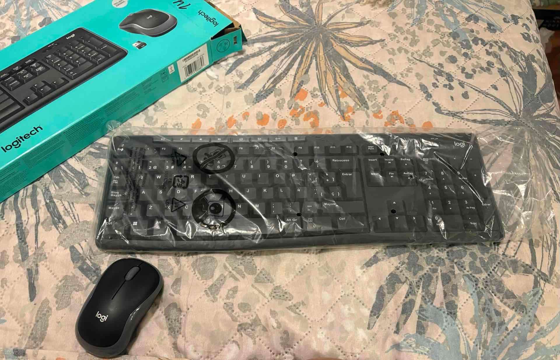 Teclado y mouse inalámbricos Logitech - miniatura 1