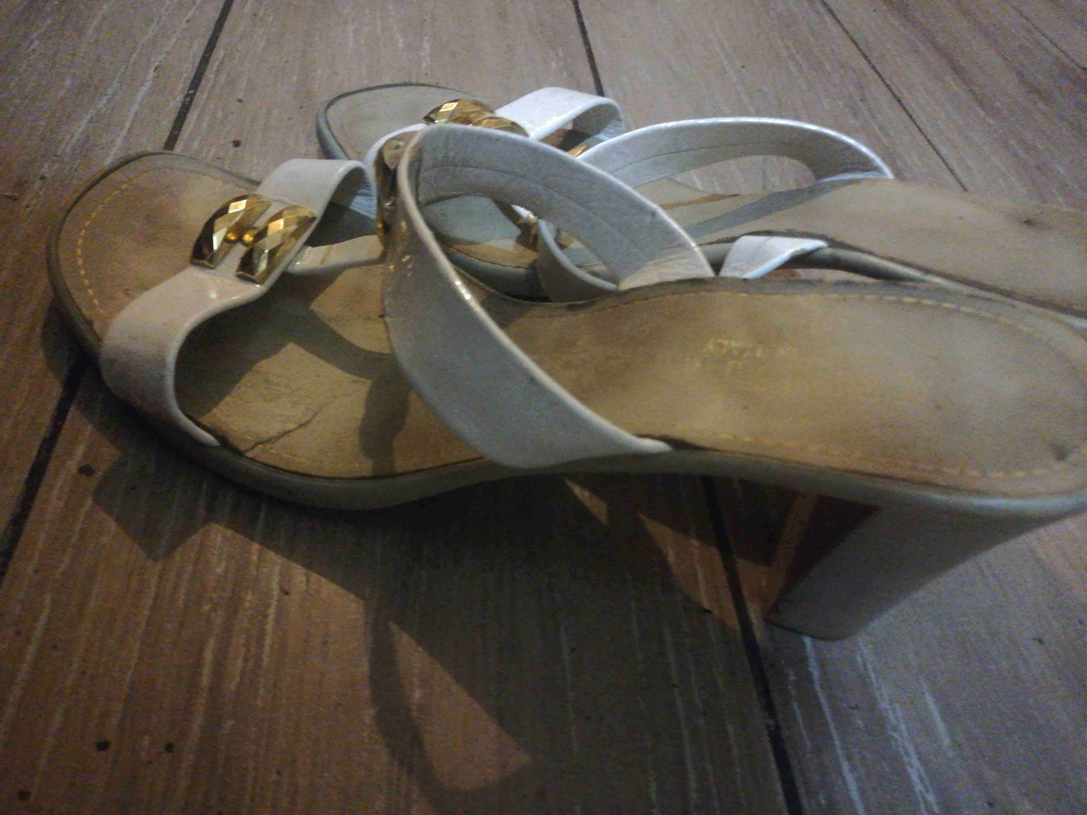 Sandalias blancas de tiritas - miniatura 3