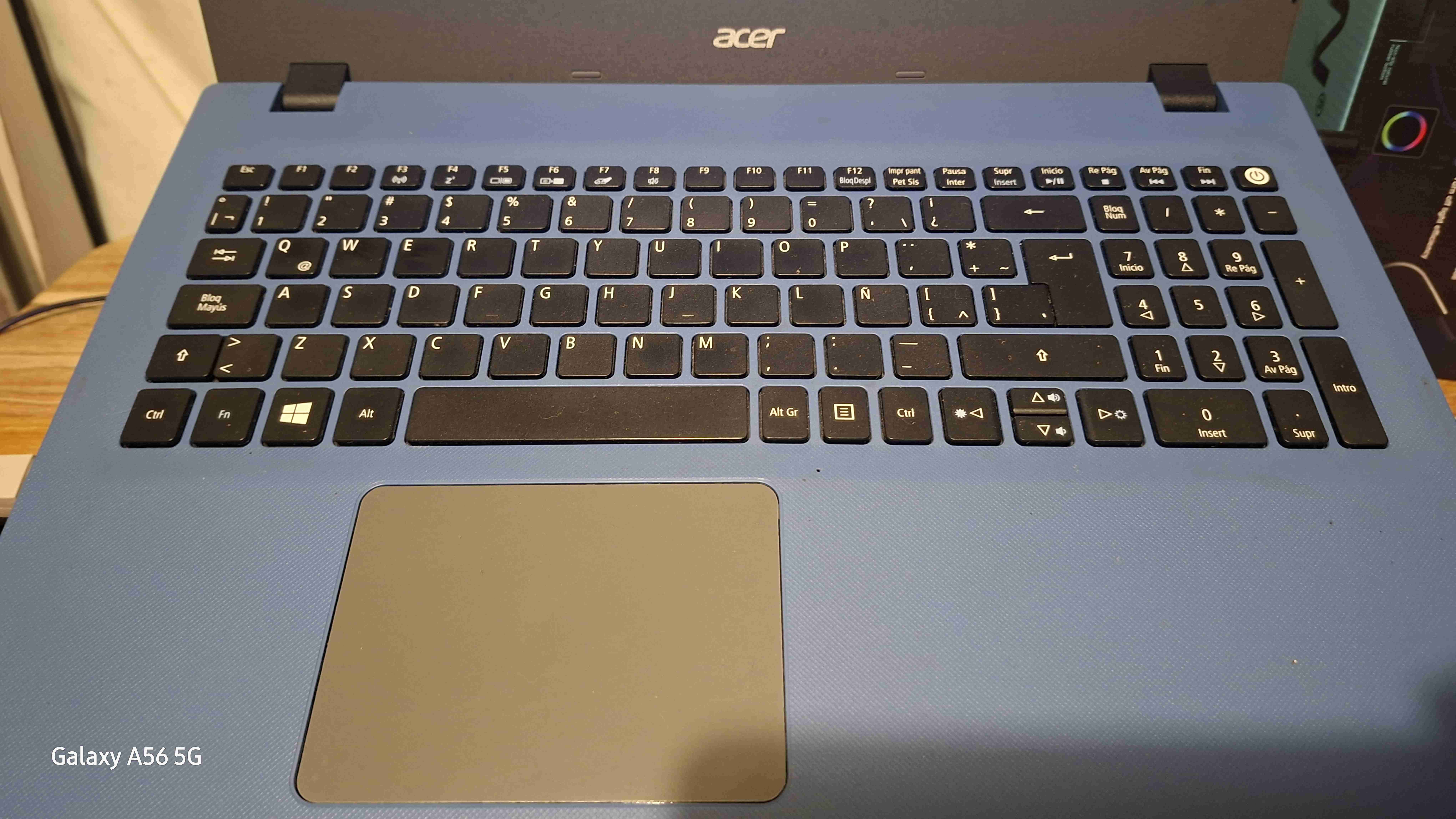 Vendo o permuto Notebook Acer aspire i5 - miniatura 2