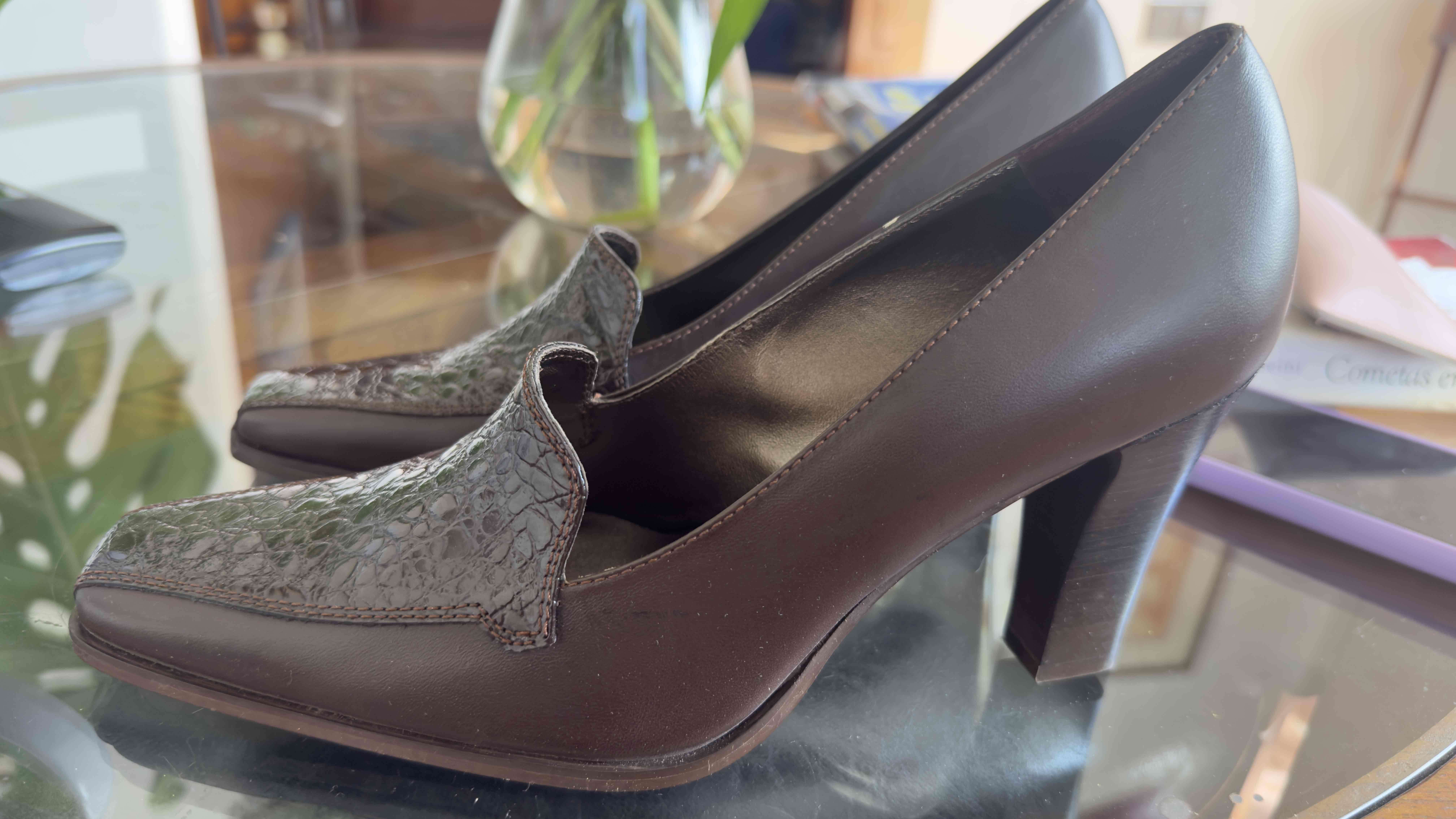 Zapatos de tacón marrones - miniatura 2