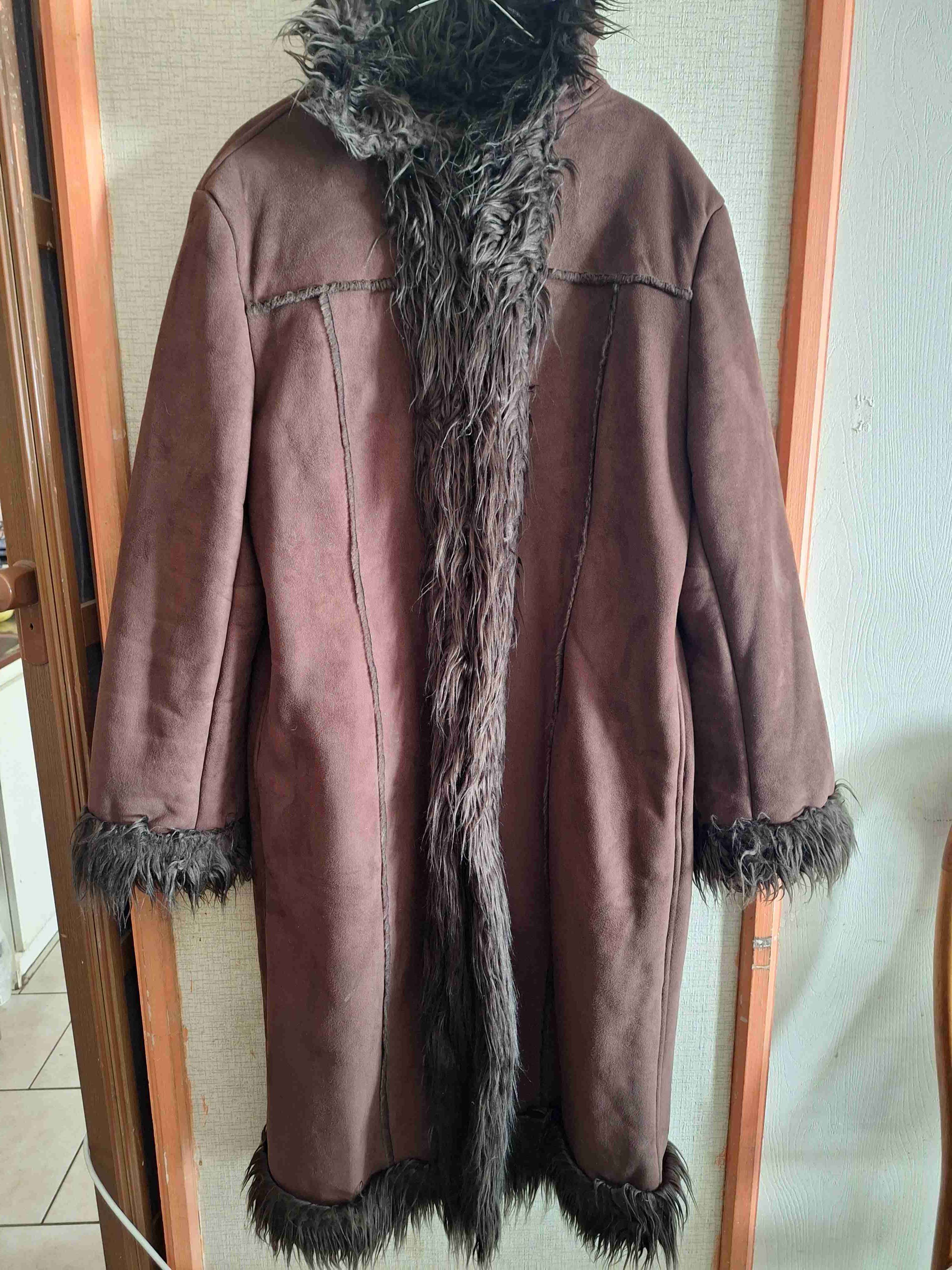 Abrigo marrón con detalles de piel - miniatura 1