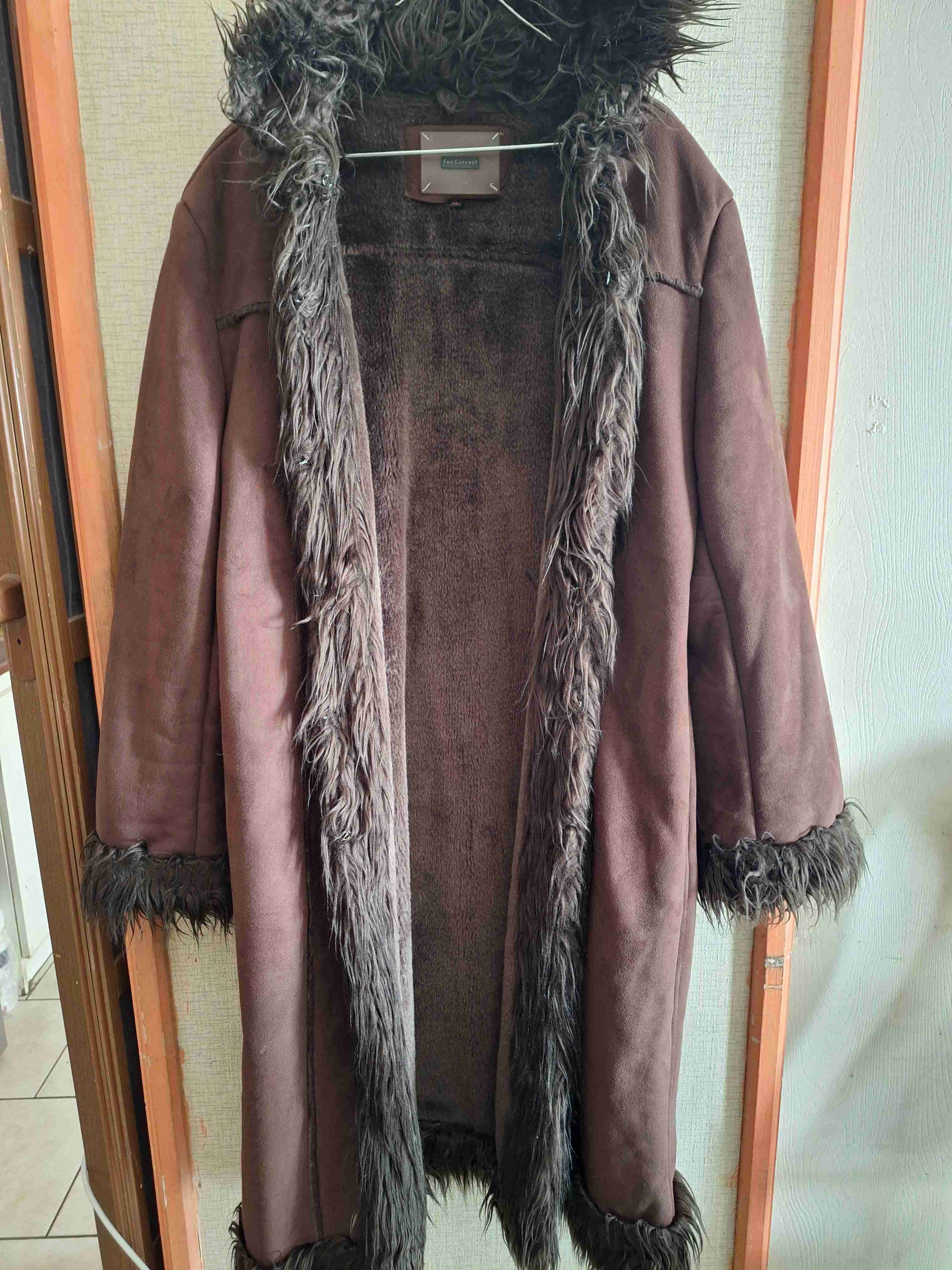 Abrigo marrón con detalles de piel - miniatura 2