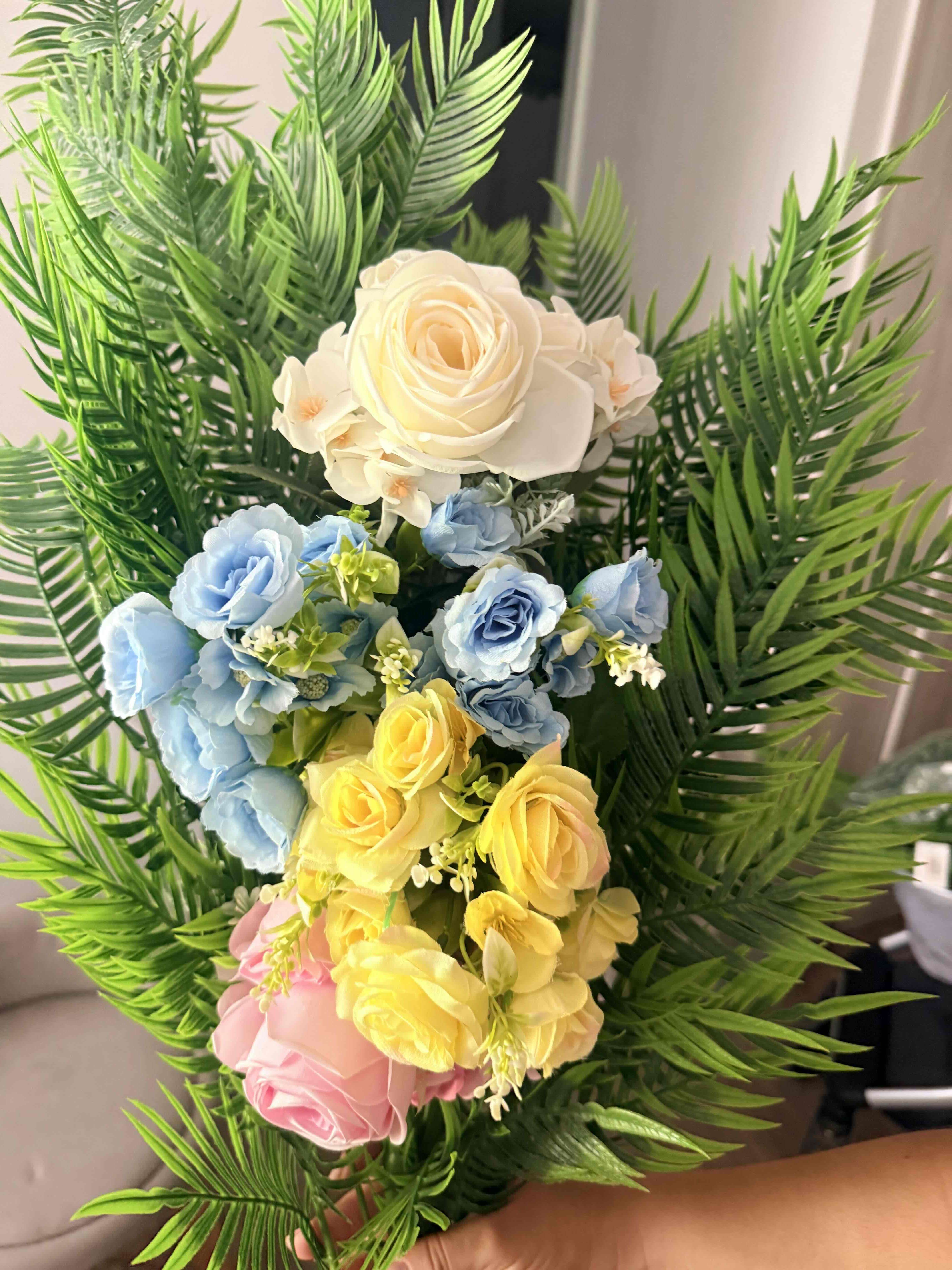 Ramo de flores artificiales