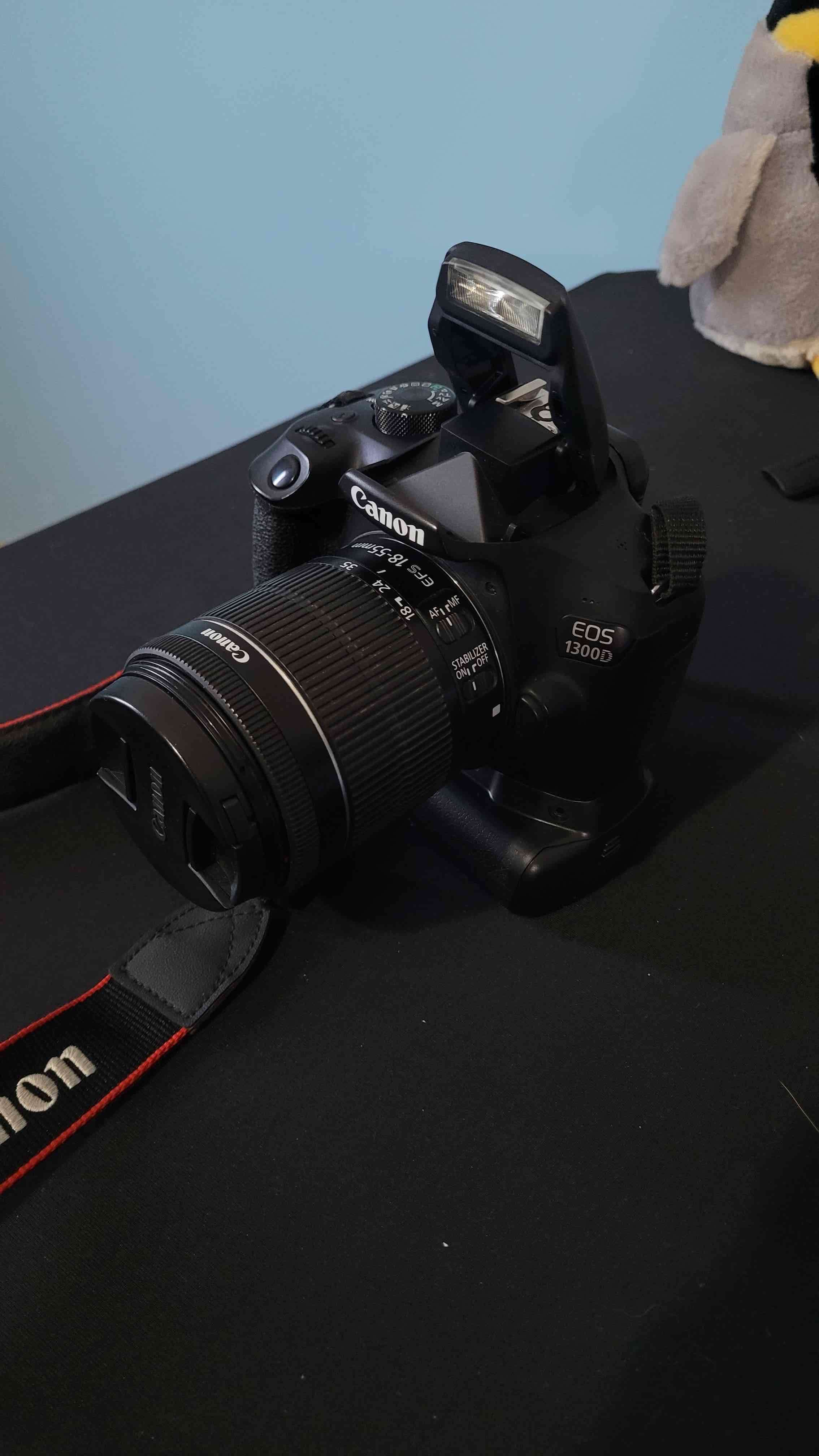 Cámara Canon con accesorios - miniatura 2