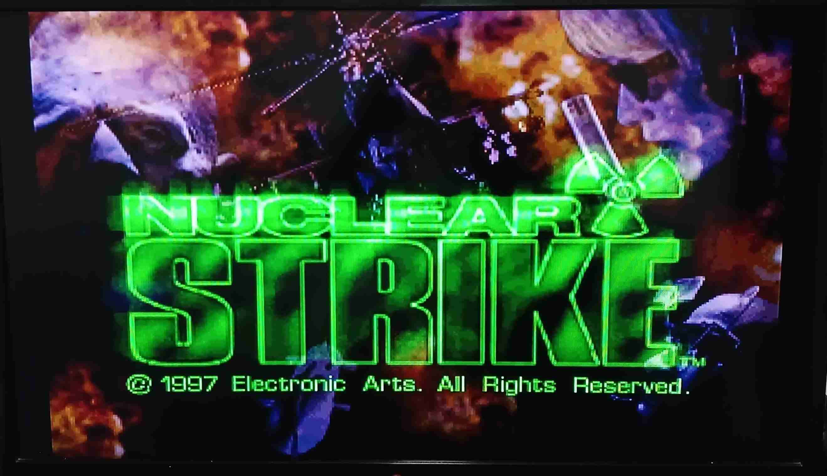 Disco juego Nuclear Strike PS1 - miniatura 2