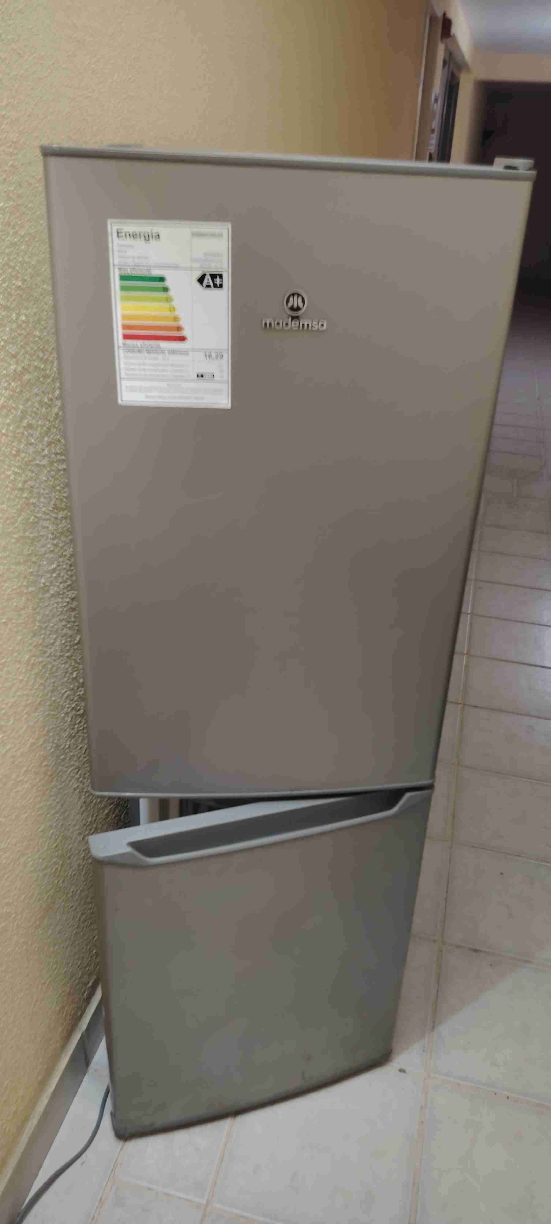 Refrigerador Mademsa gris - miniatura 1