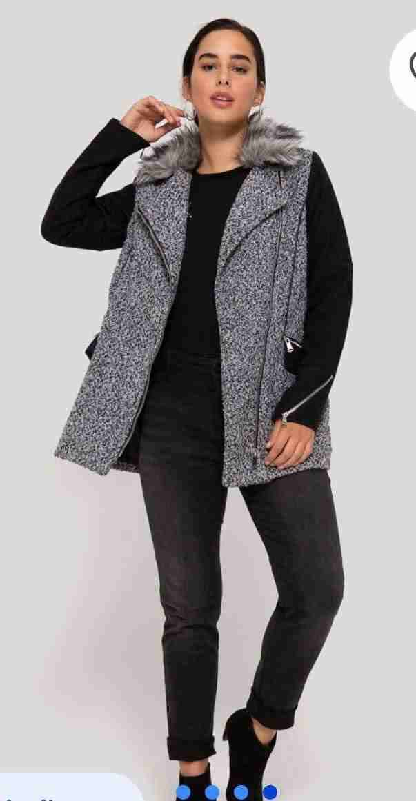 Abrigo gris con cuello peludo - miniatura 3