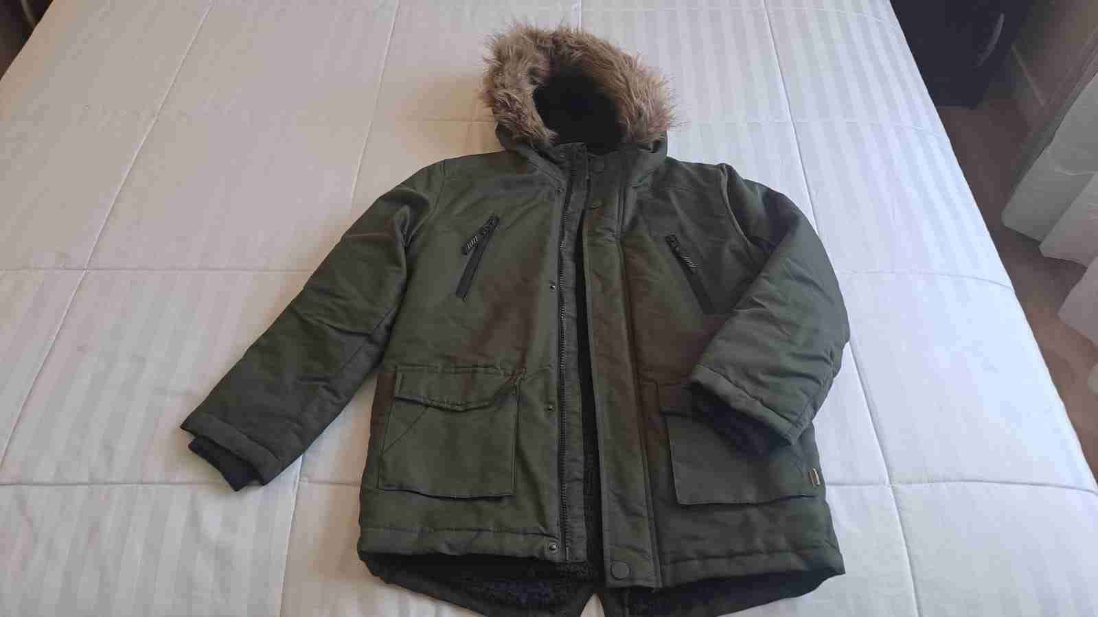 Parka verde con capucha - miniatura 1