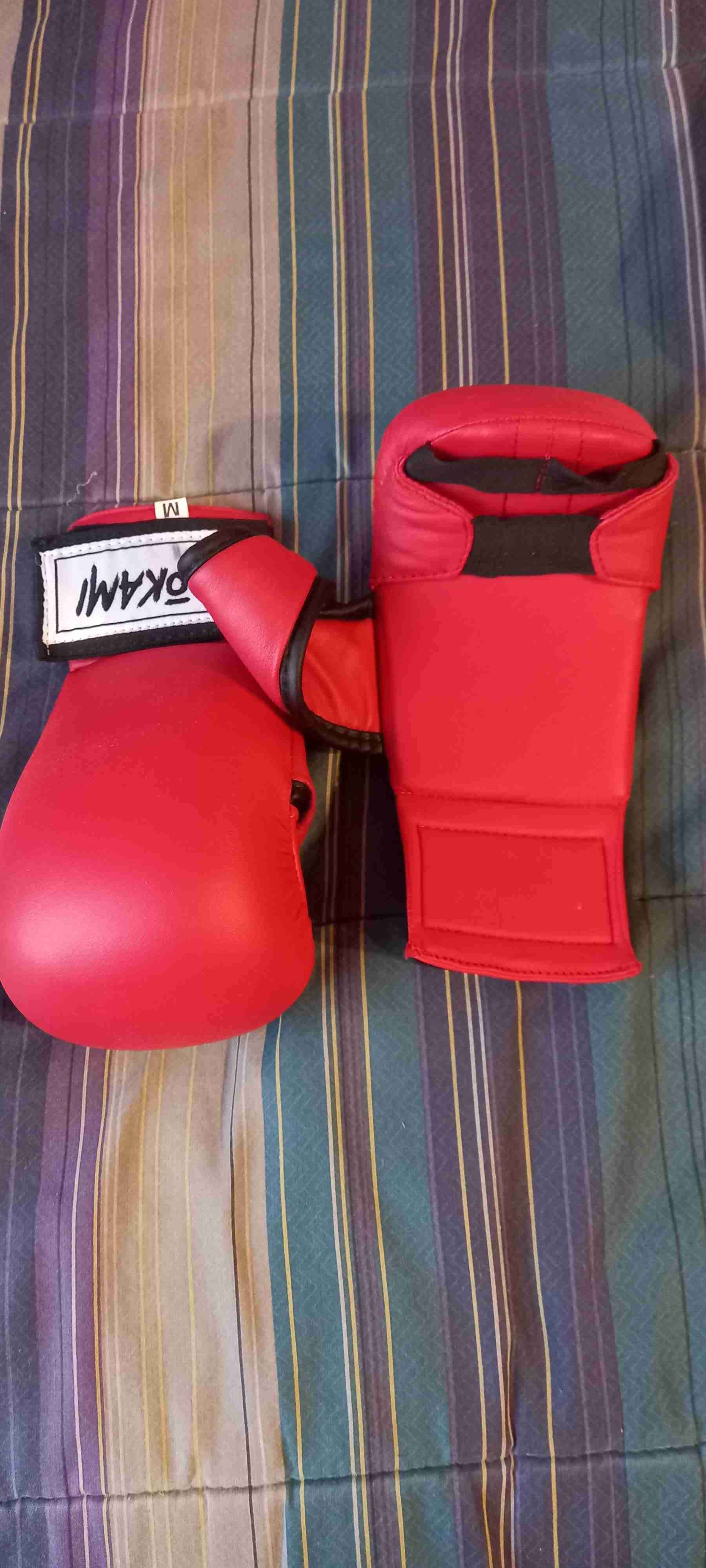 Guantes de karate rojos