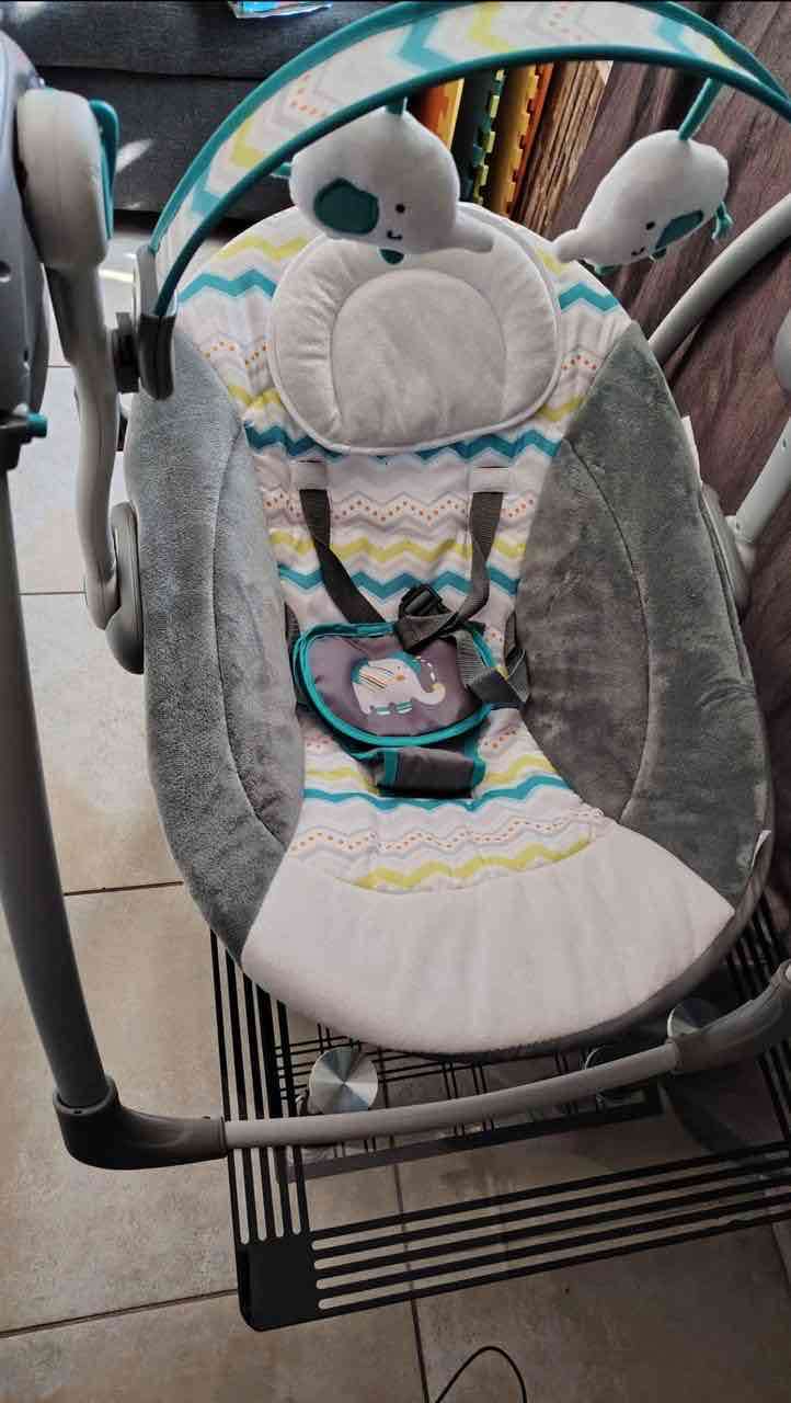 Silla nido o columpio para bebé con juguetes - miniatura 1