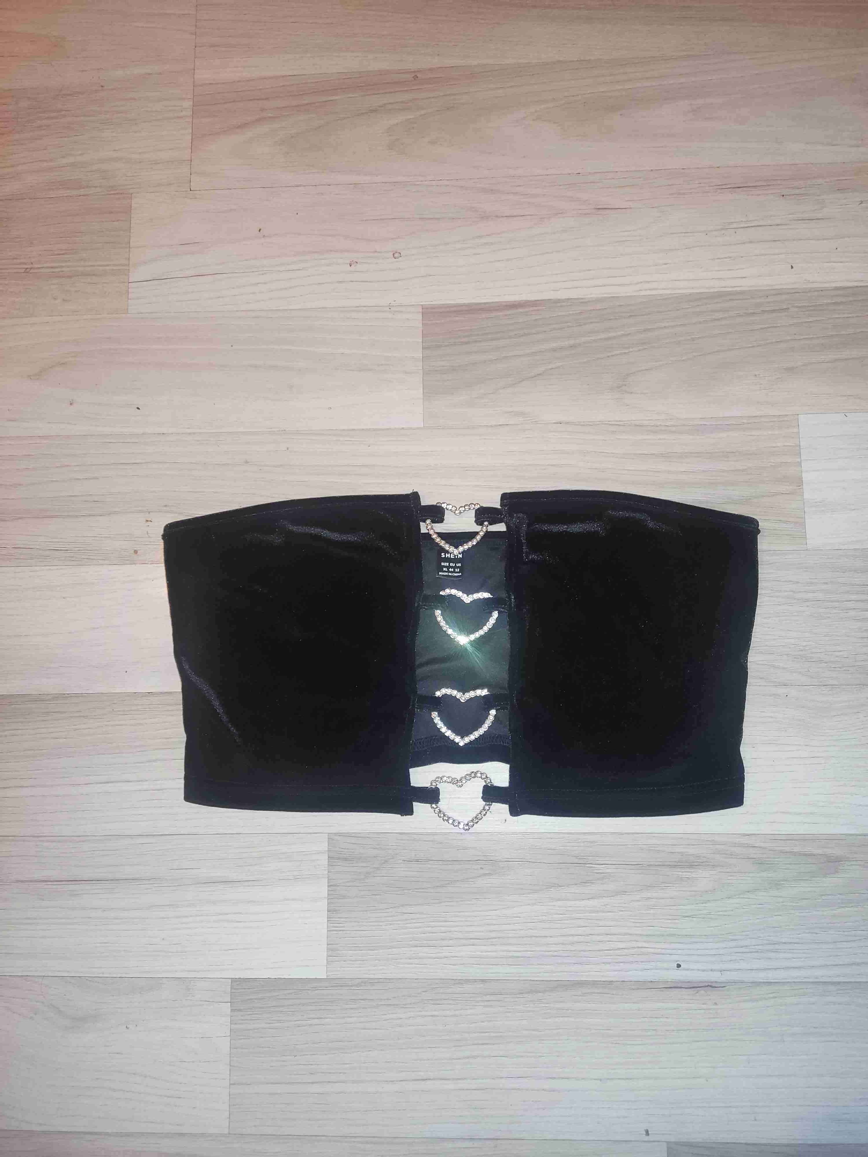 Top strapless negro con detalles