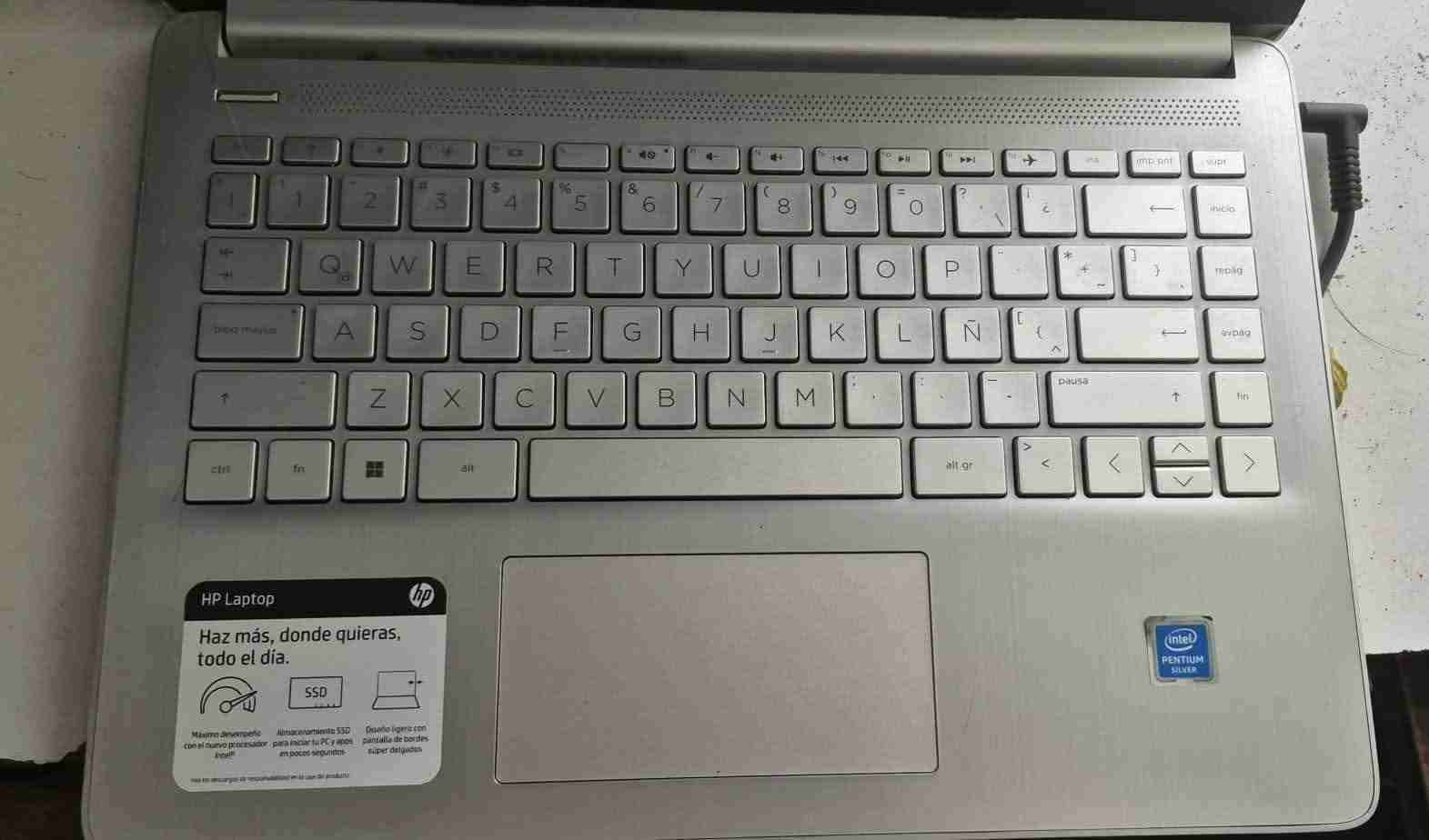 Laptop HP Intel Pentium - miniatura 1