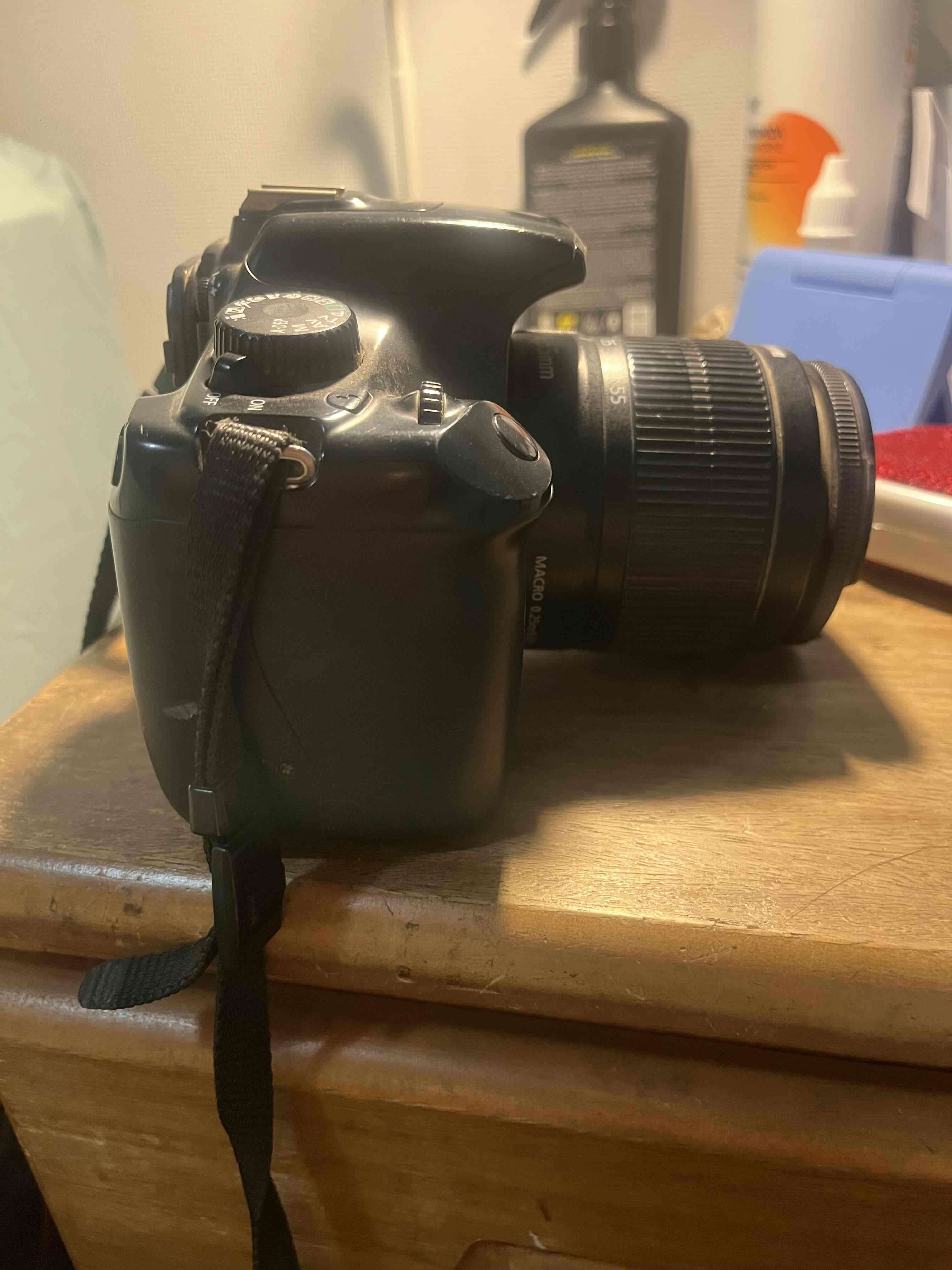 Cámara Canon EOS Rebel T3 usada - miniatura 6