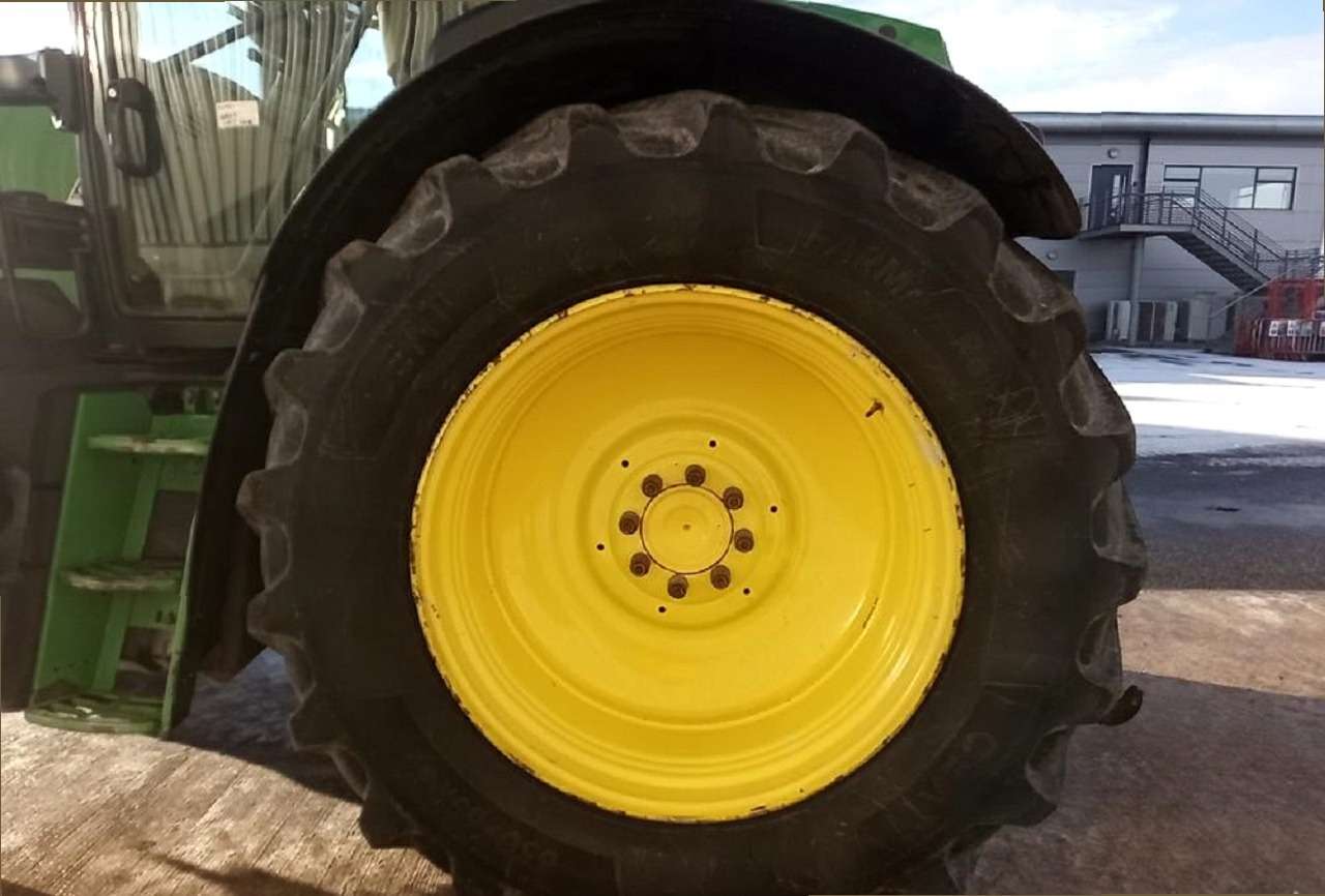 Tractor agrícola John Deere 6145R - miniatura 2