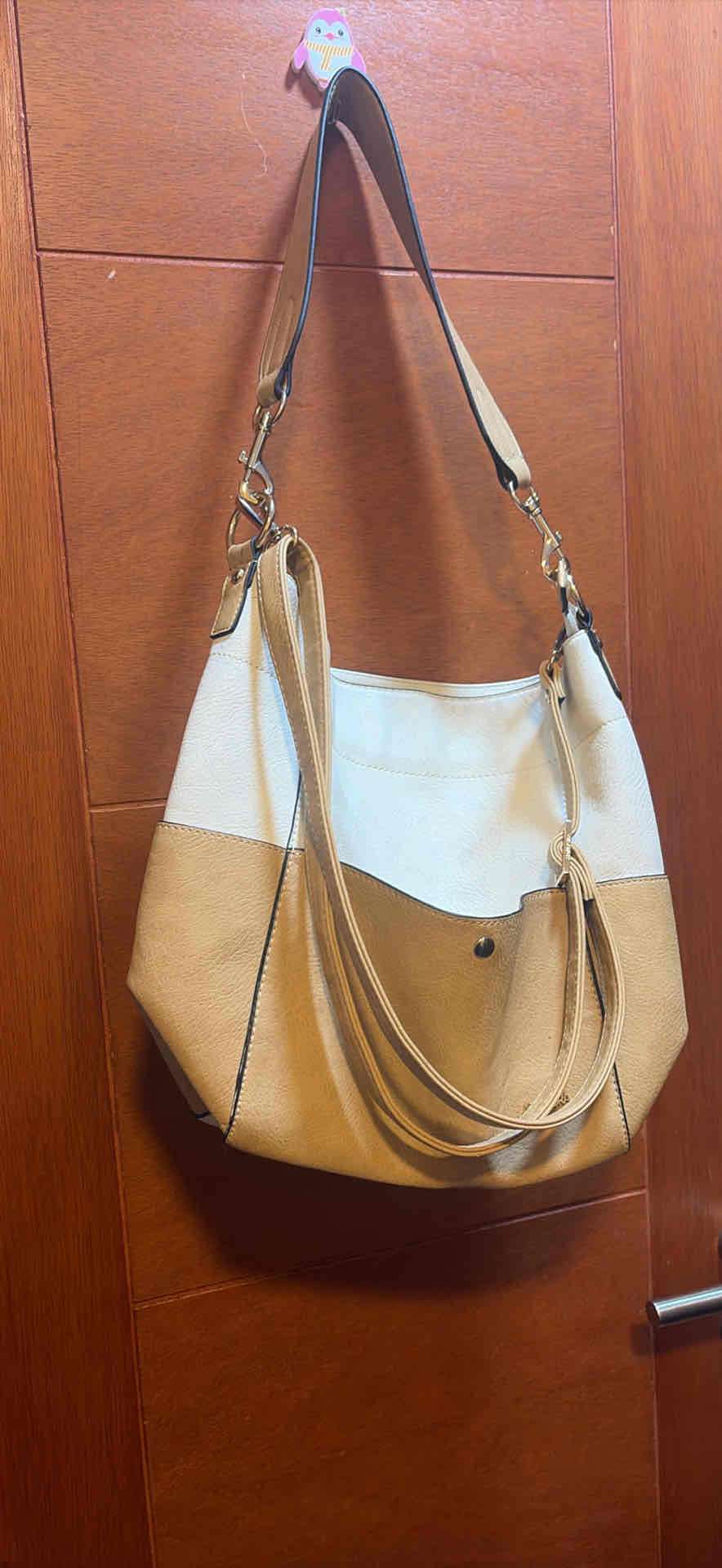 Cartera beige y blanca - miniatura 1