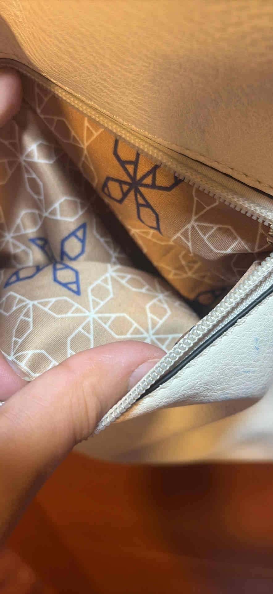 Cartera beige y blanca - miniatura 4