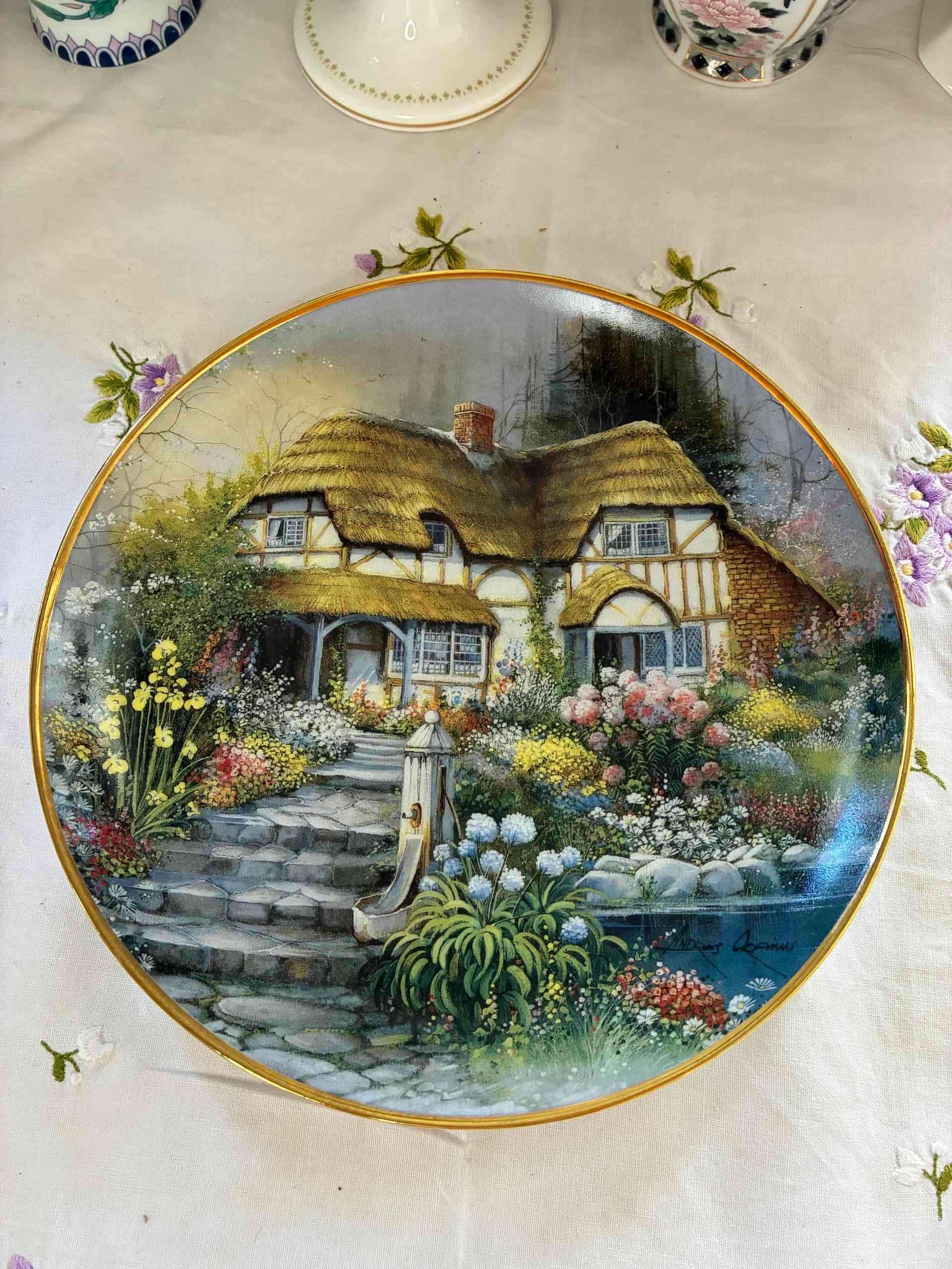 Plato decorativo con casa de campo - miniatura 1