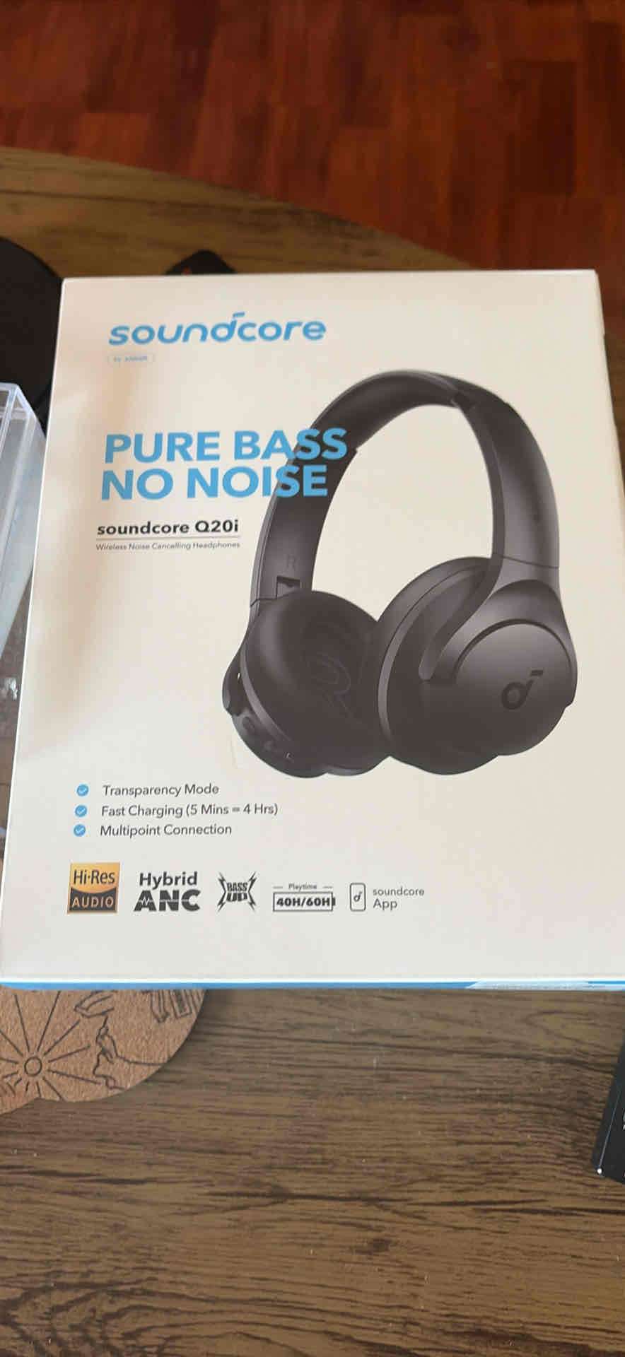 Audífonos Soundcore Q20i nuevos - miniatura 1