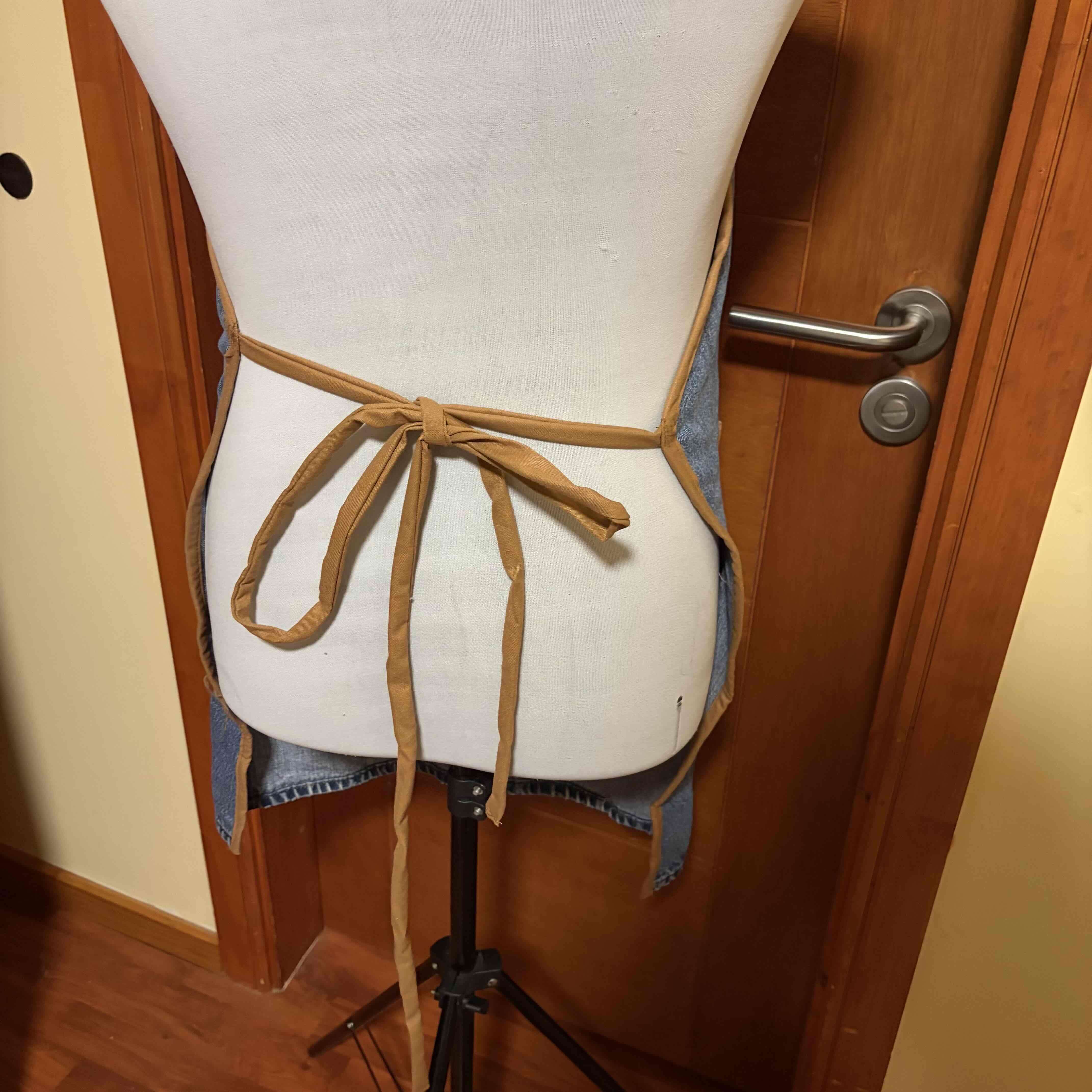 Delantal jeans estilo Levi's - miniatura 3