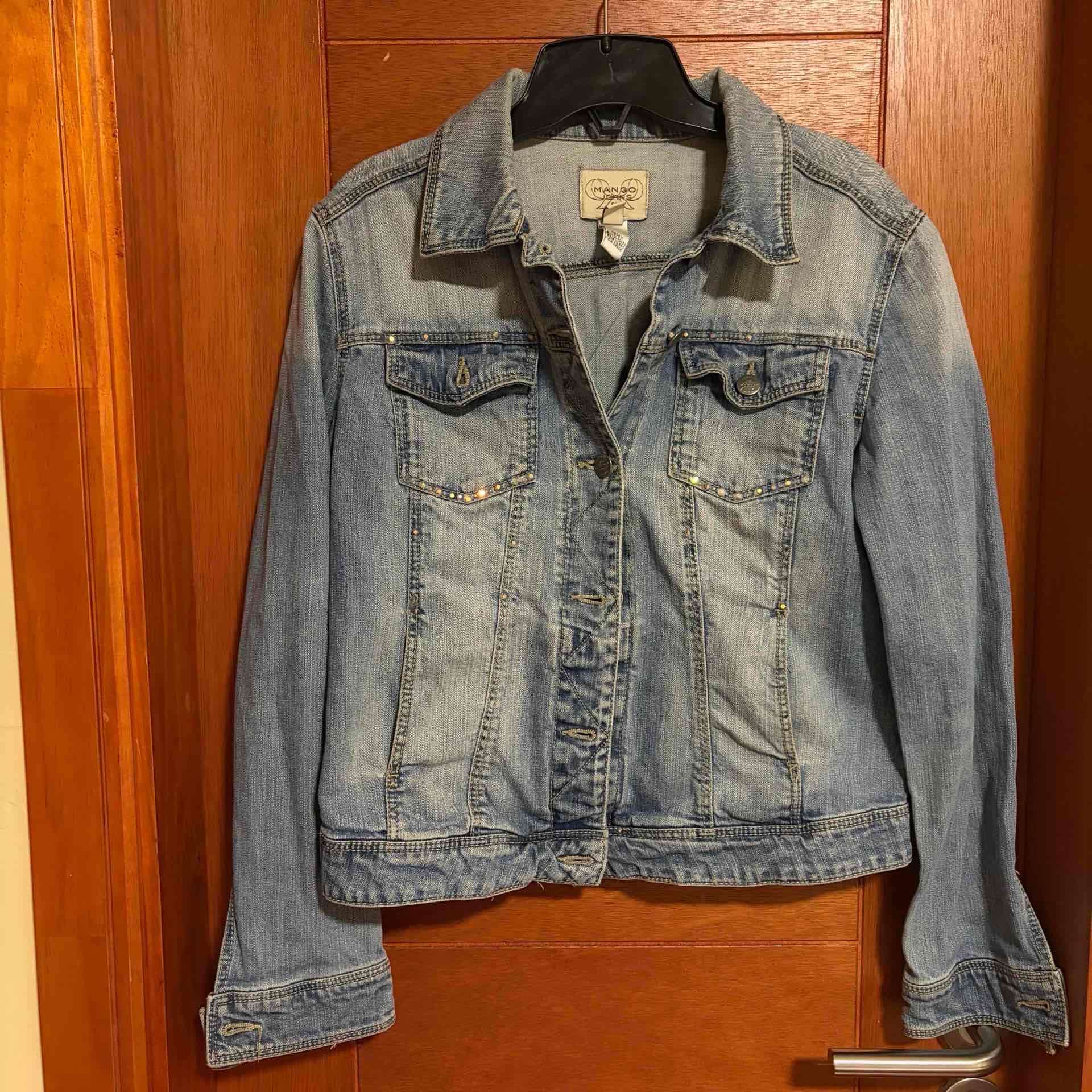 Chaqueta de mezclilla con brillantes - miniatura 1