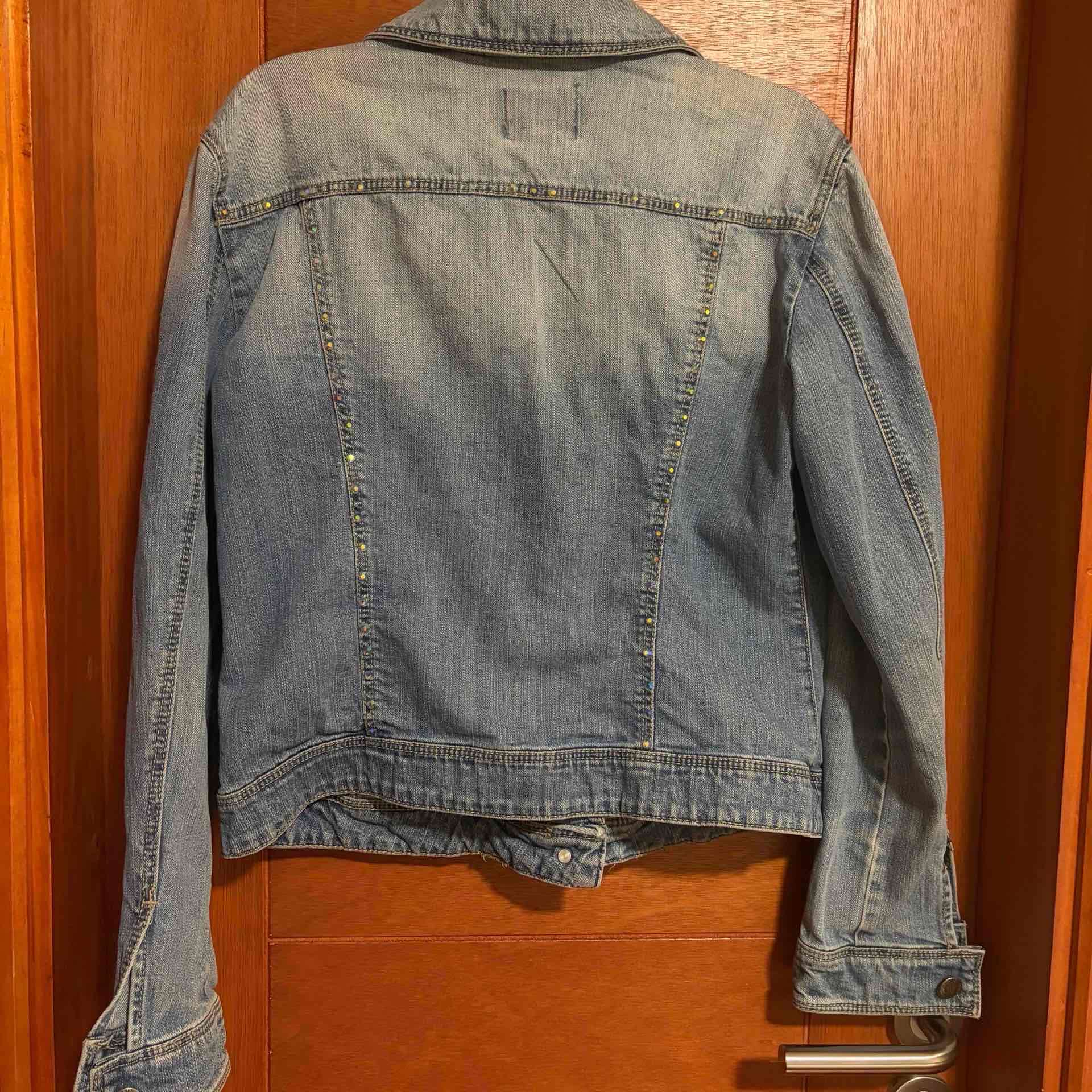 Chaqueta de mezclilla con brillantes - miniatura 3