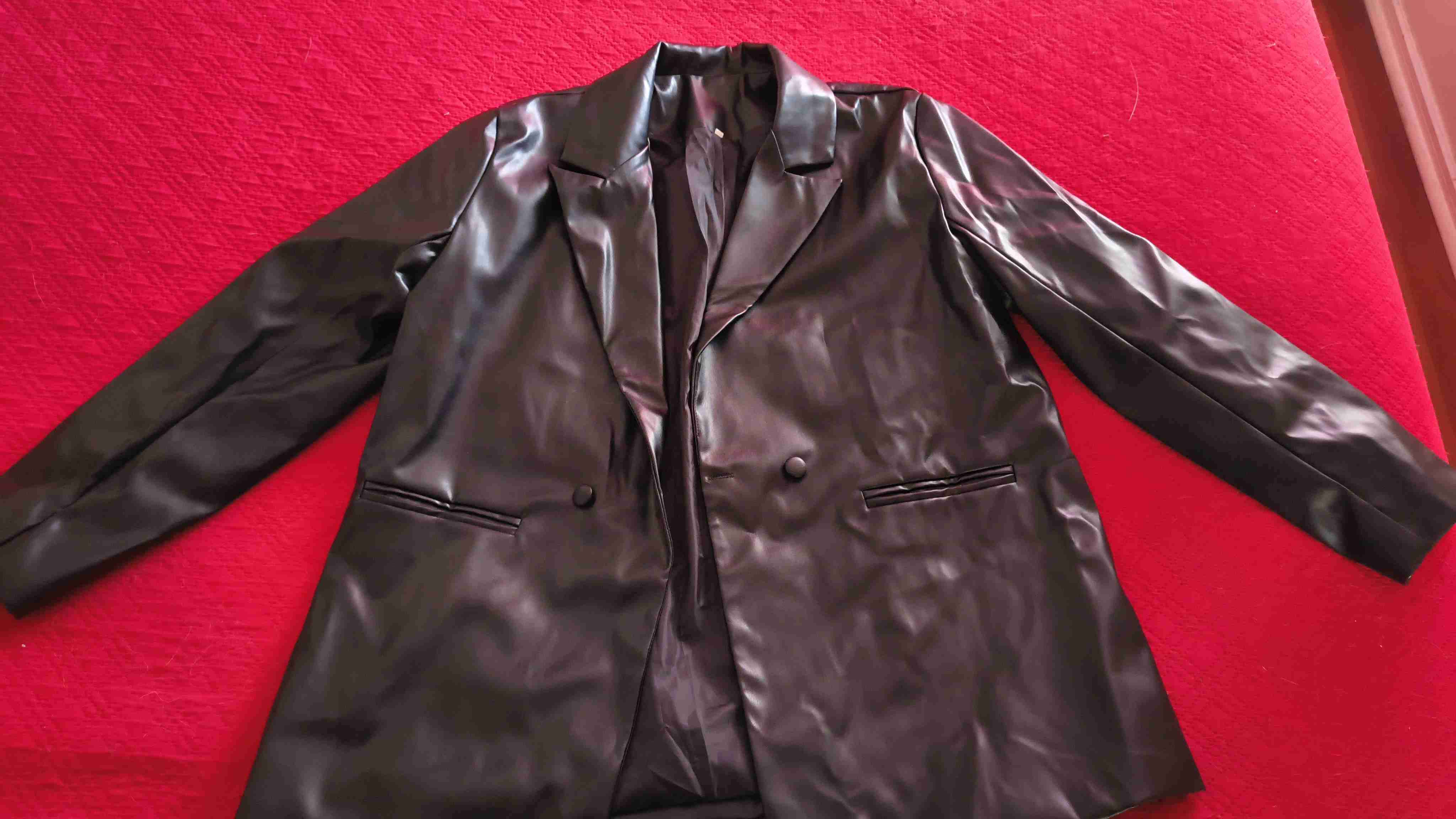 Blazer negro de cuerina