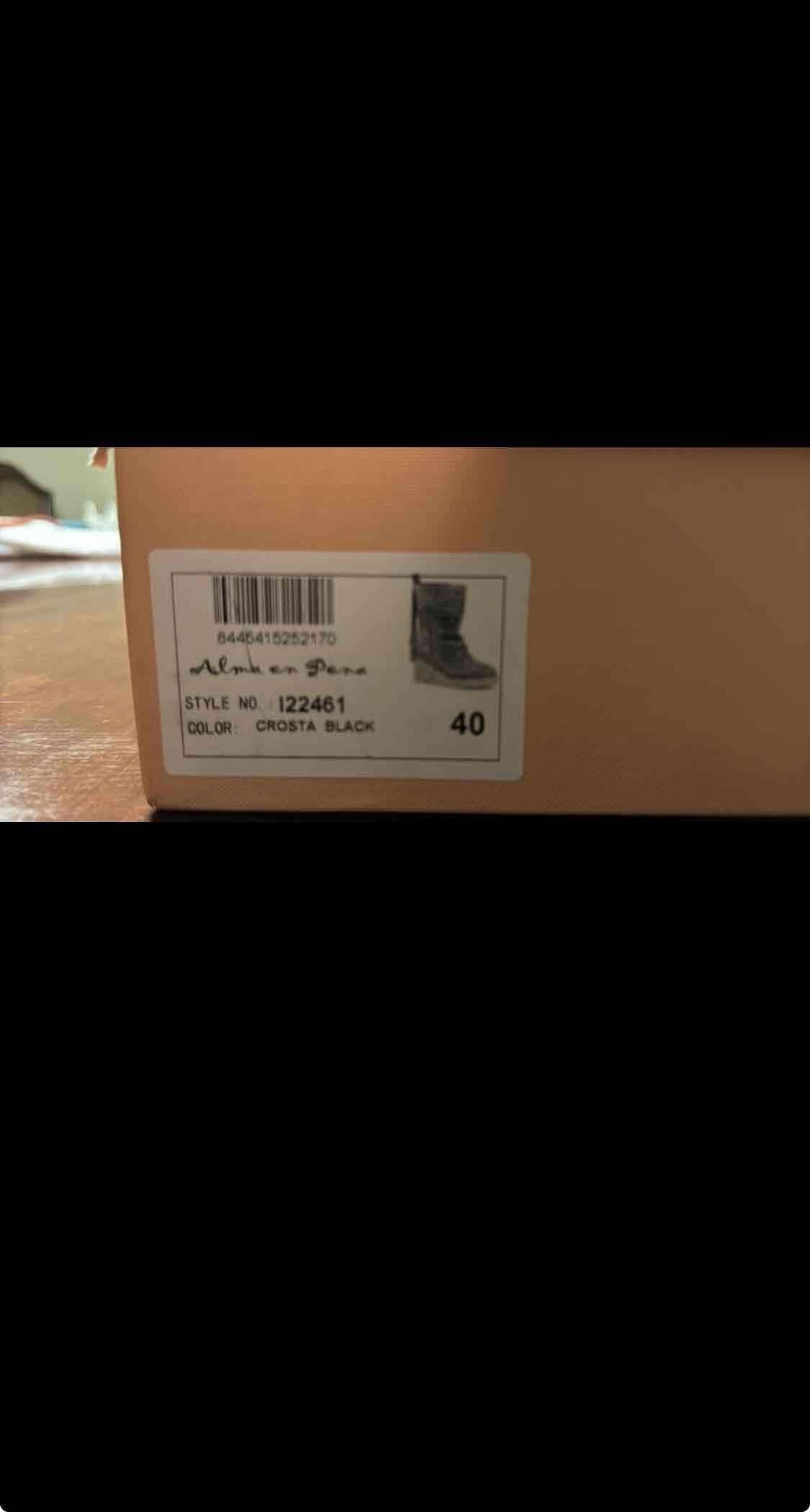 Botas marca  Alma en pena negras con tachas - miniatura 3