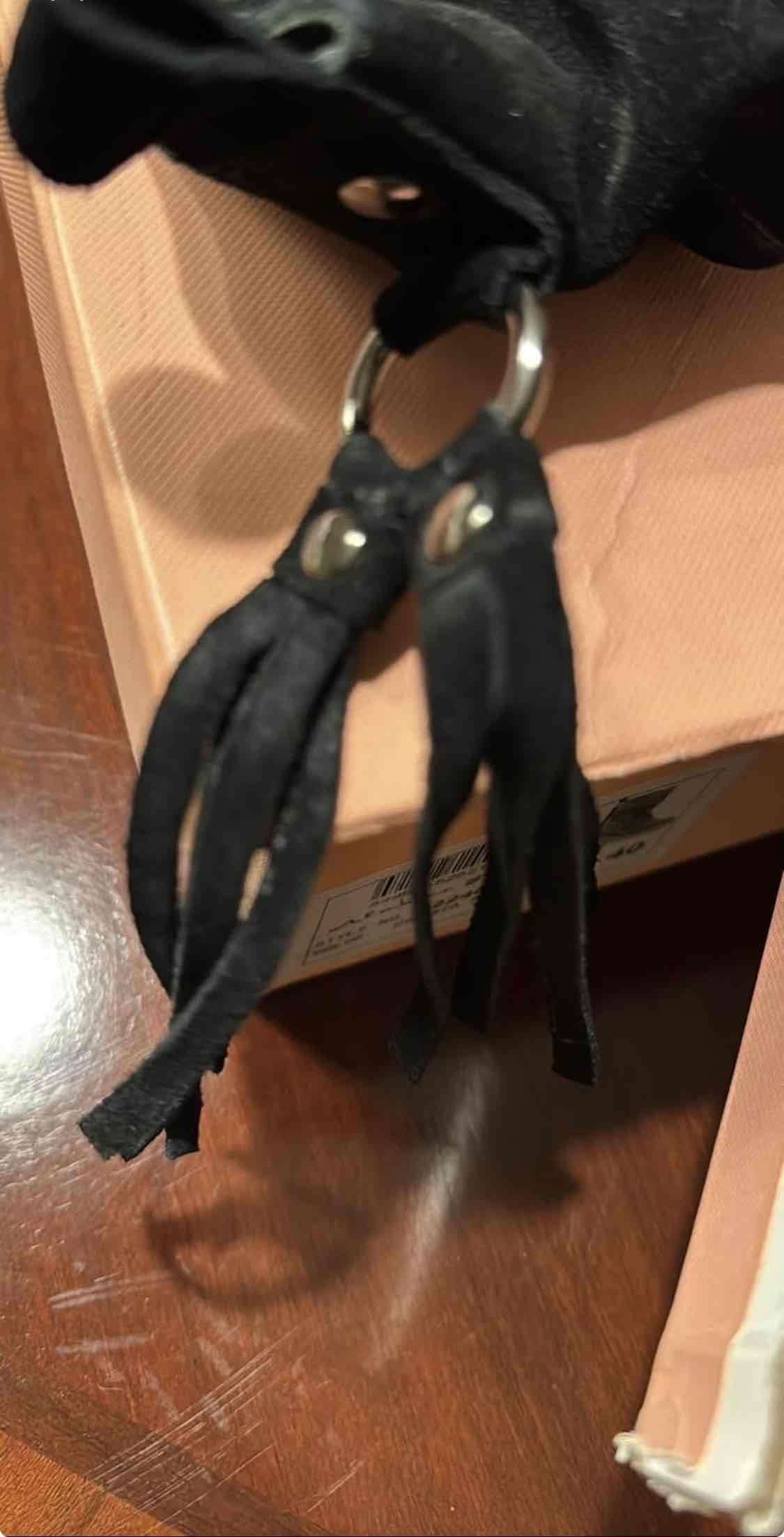 Botas marca  Alma en pena negras con tachas - miniatura 4