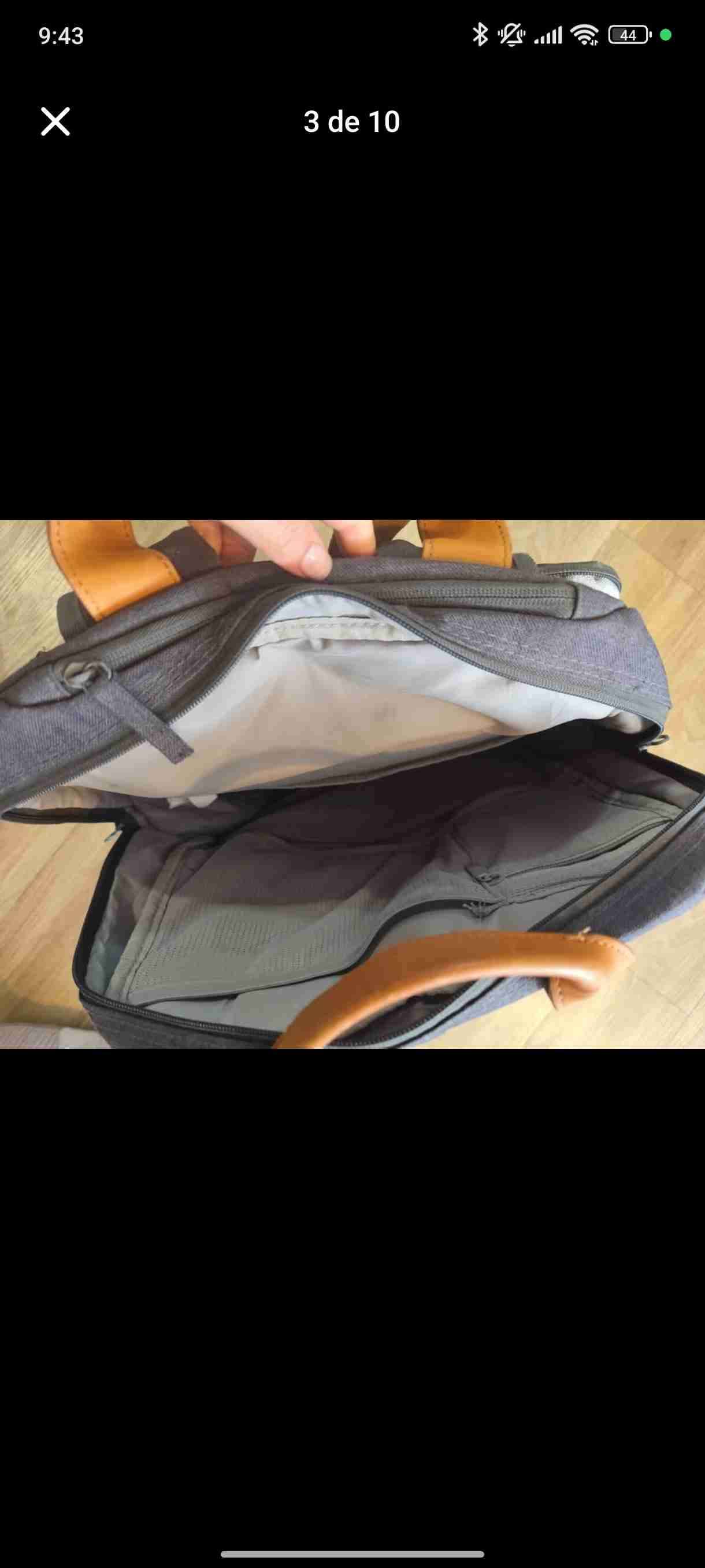 Mochila gris con detalles marrón - miniatura 3