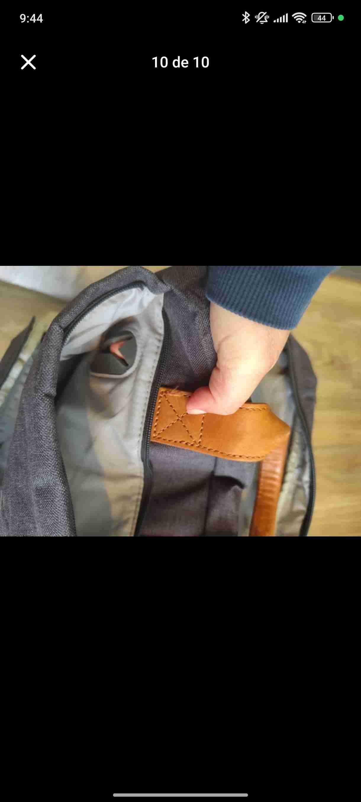 Mochila gris con detalles marrón - miniatura 5