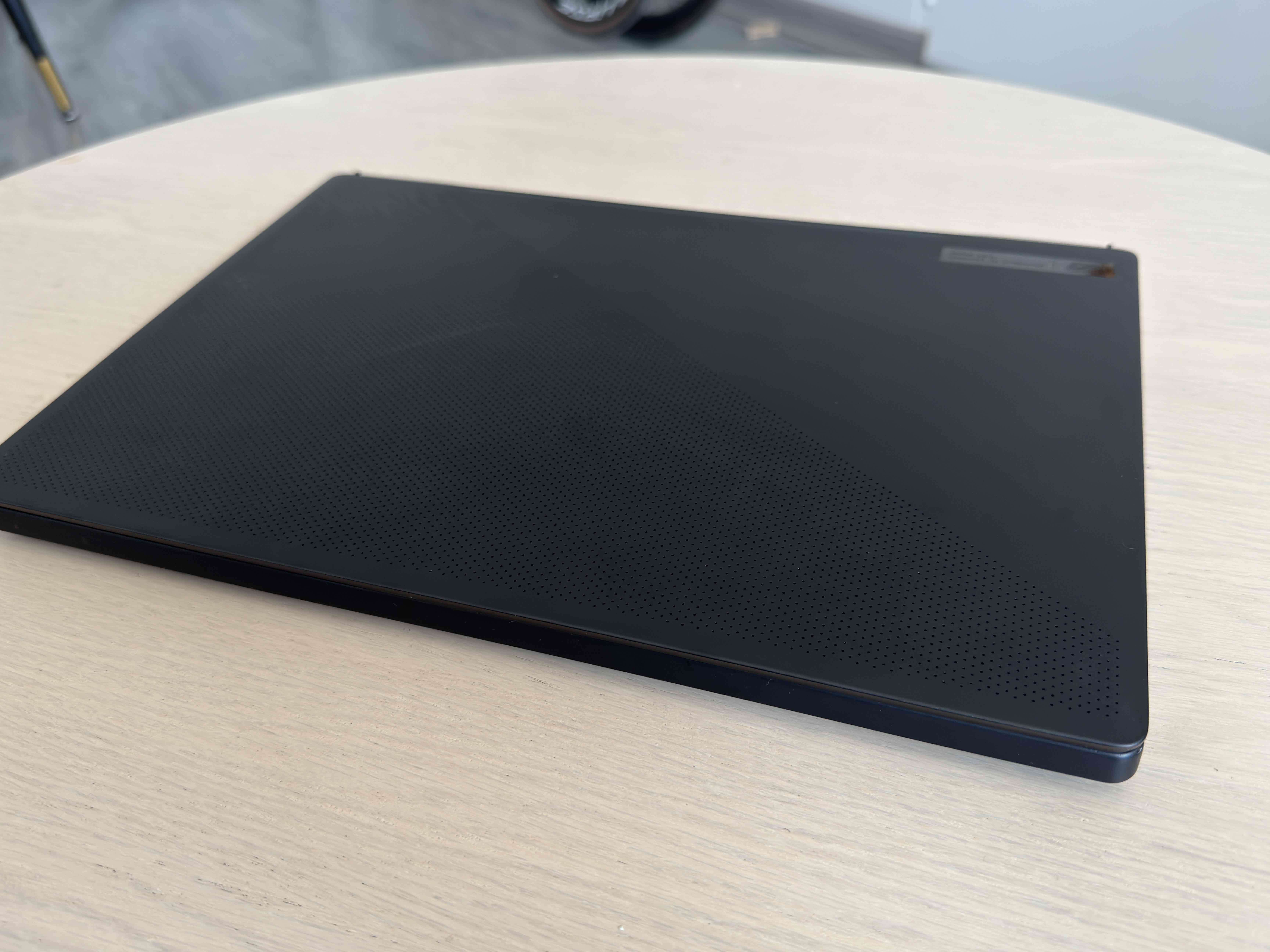 Notebook gamer Asus Rog Zephyrus M16 - miniatura 6